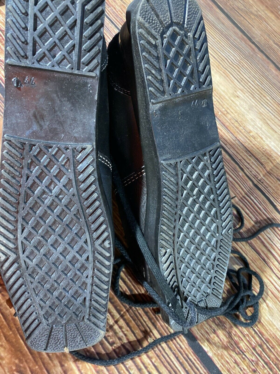 Vintage Alpine Ski Boots EU44 US10 UK9 Mondo 282 for Cable Bindings KL79