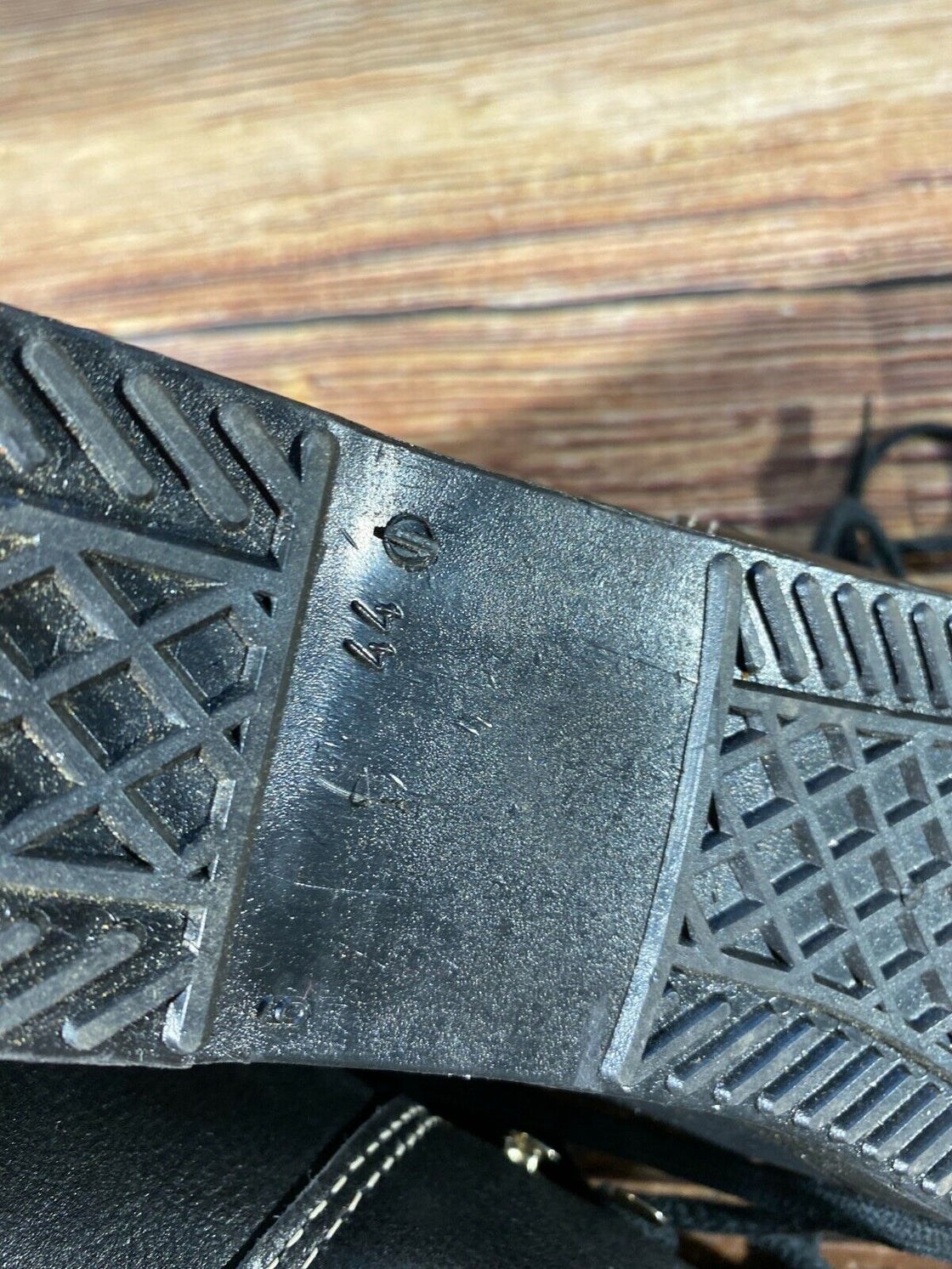 Vintage Alpine Ski Boots EU44 US10 UK9 Mondo 282 for Cable Bindings KL79