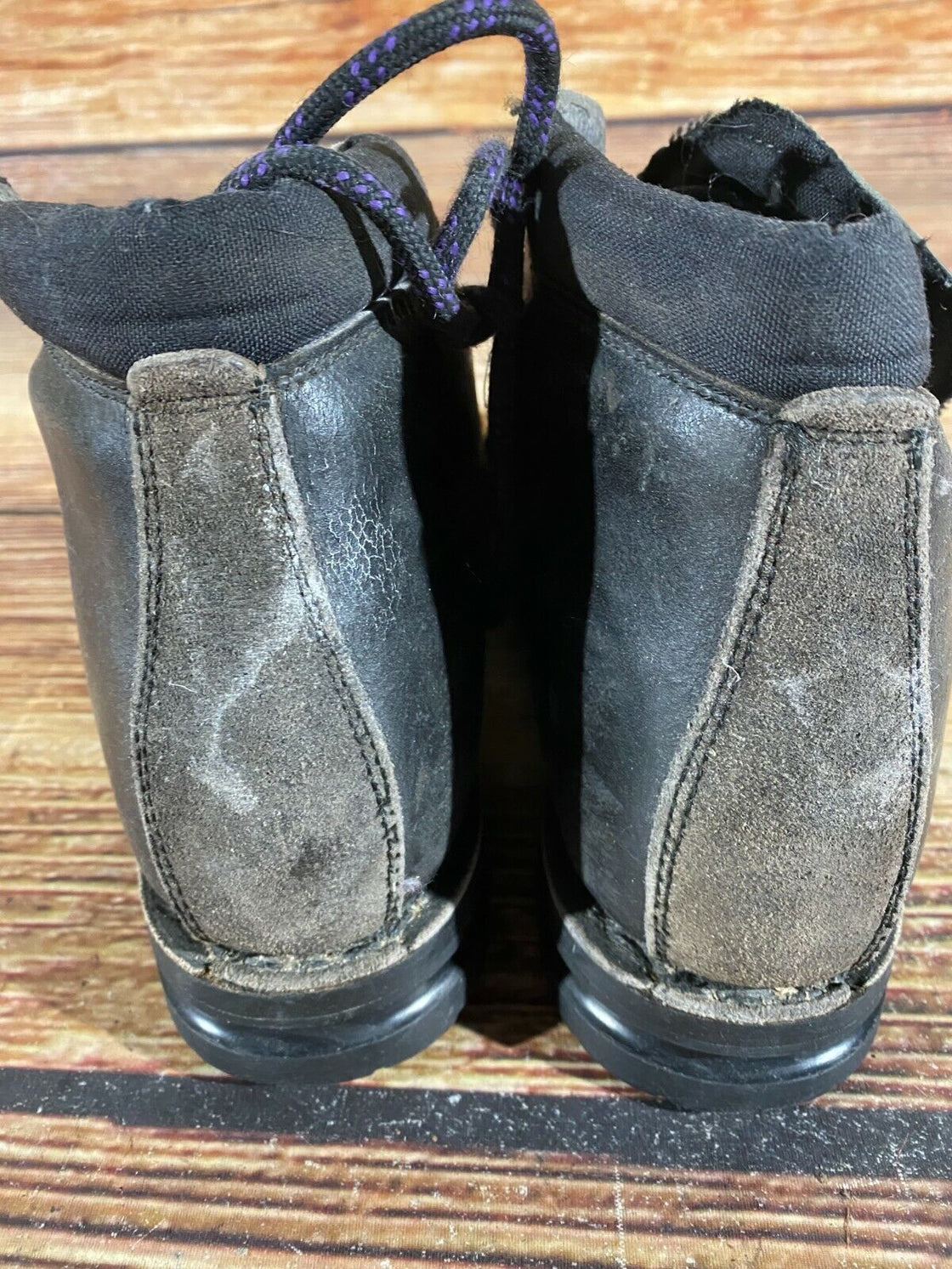 Artex Nordic Norm Cross Country Ski Boots SizeEU43 US9.5 NN 75mm 1638