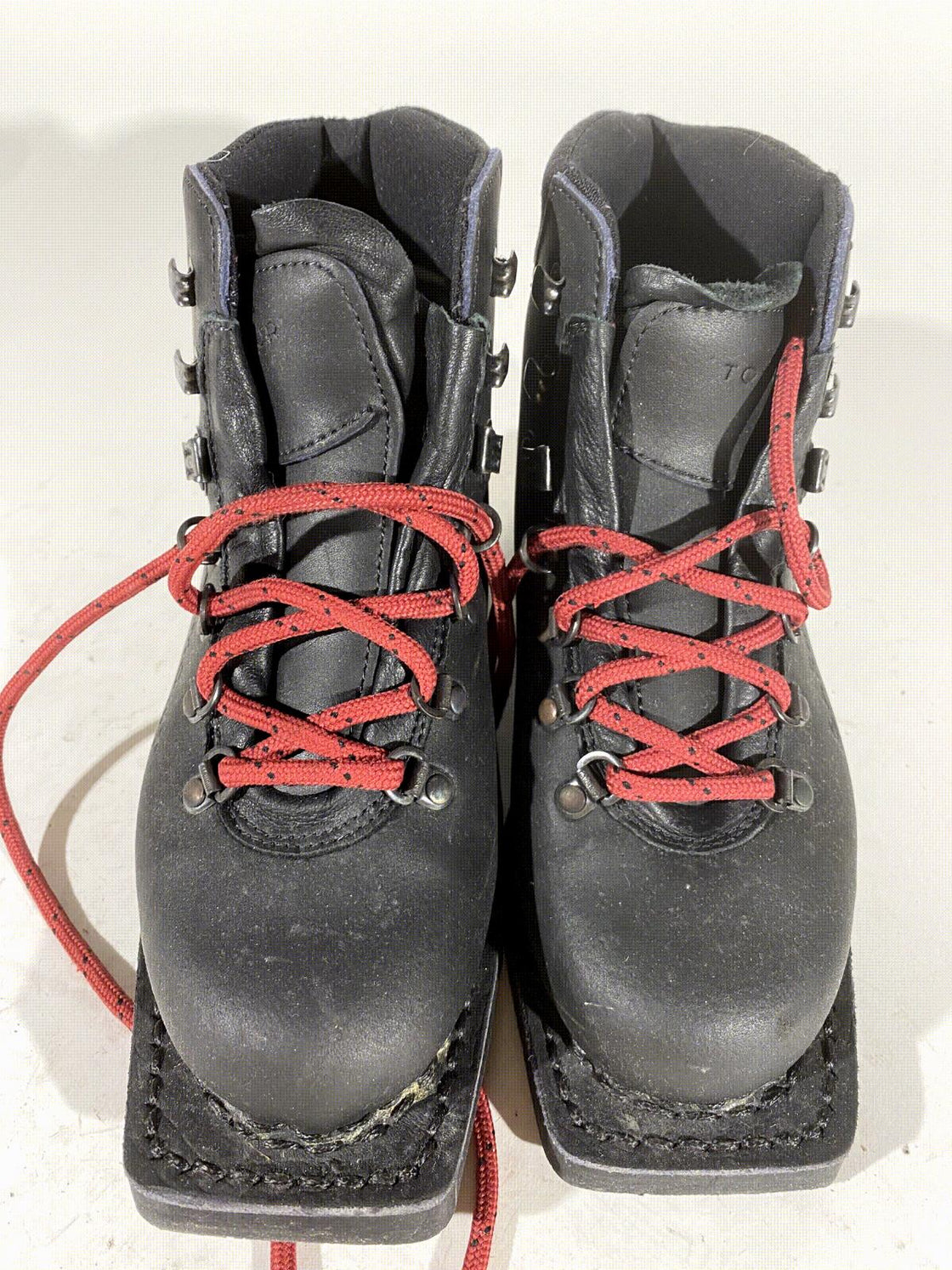 Garmont Tour Telemark Nordic Norm Cross Ski Boots Size EU37 US4.5 NN 75mm 1637