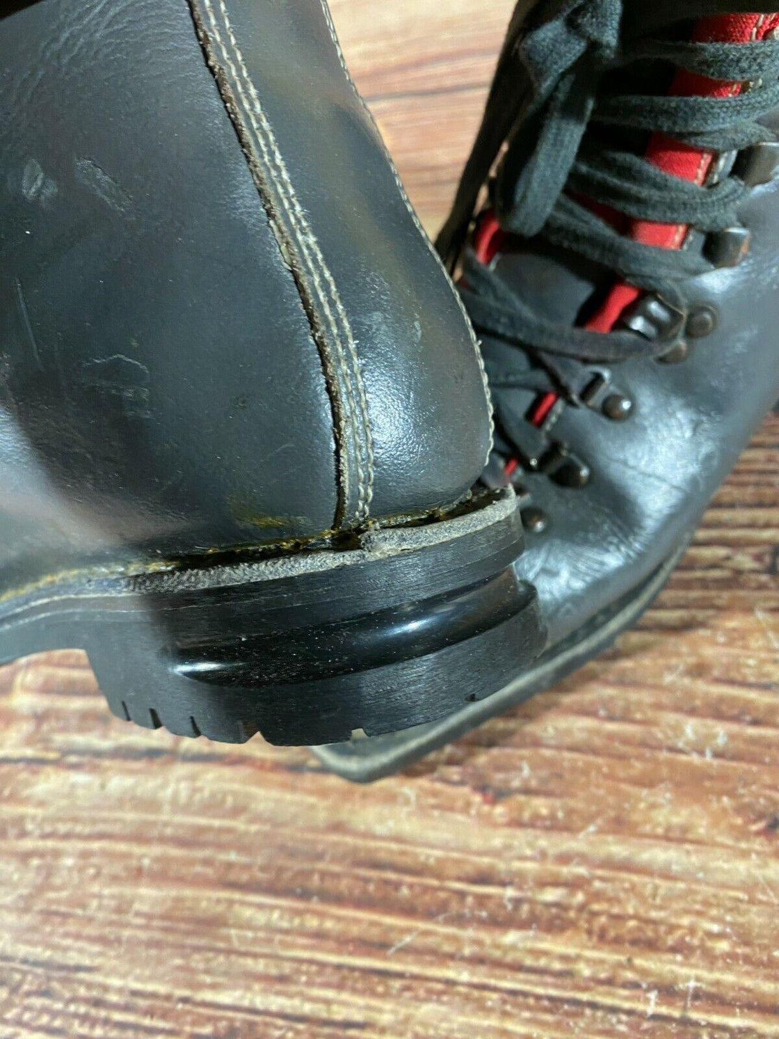 Asolo Telemark Nordic Norm Cross Ski Boots US6.5, MONDO 250 75mm 3pin 1669