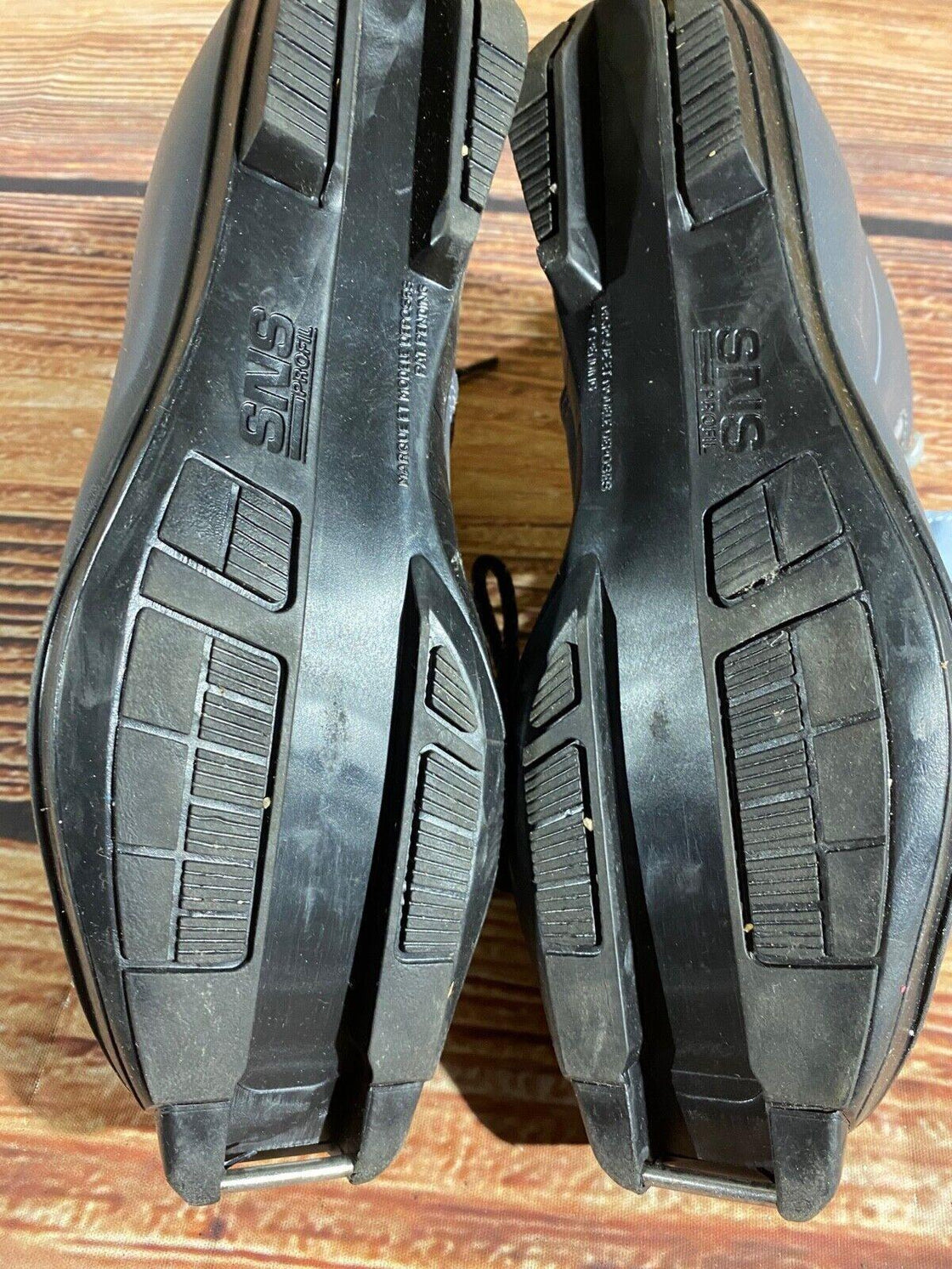 Salomon Nordic Cross Country Ski Boots Size EU38 US6.5 SNS Profil 2147