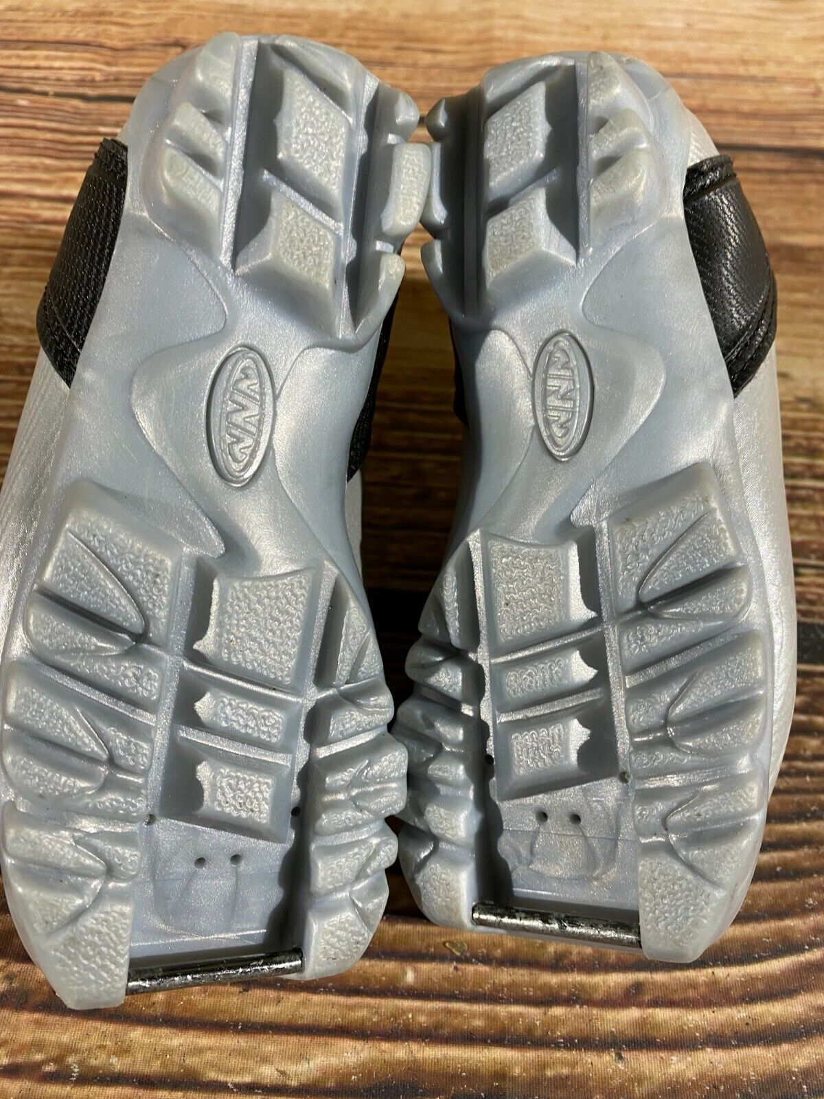 Alpina ST10jr Cross Country Ski Boots Classic NNN EU 26 US 9 Kids 175mm A-470