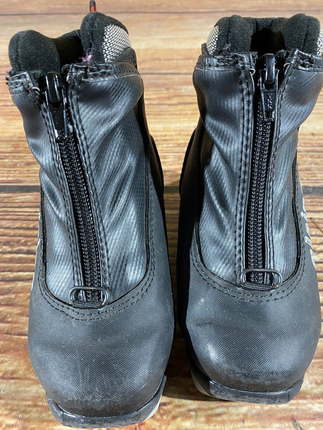 Alpina T5Plus Kids Nordic Cross Country Ski Boots Size EU26 US9 NNN A-837