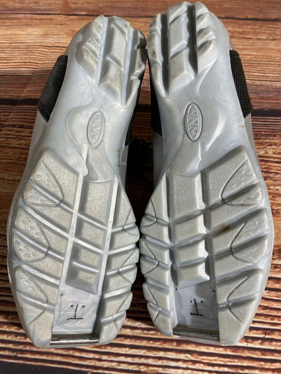Alpina ST10j Nordic Cross Country Ski Boots Kids Size EU36 US4.5 NNN A-1031
