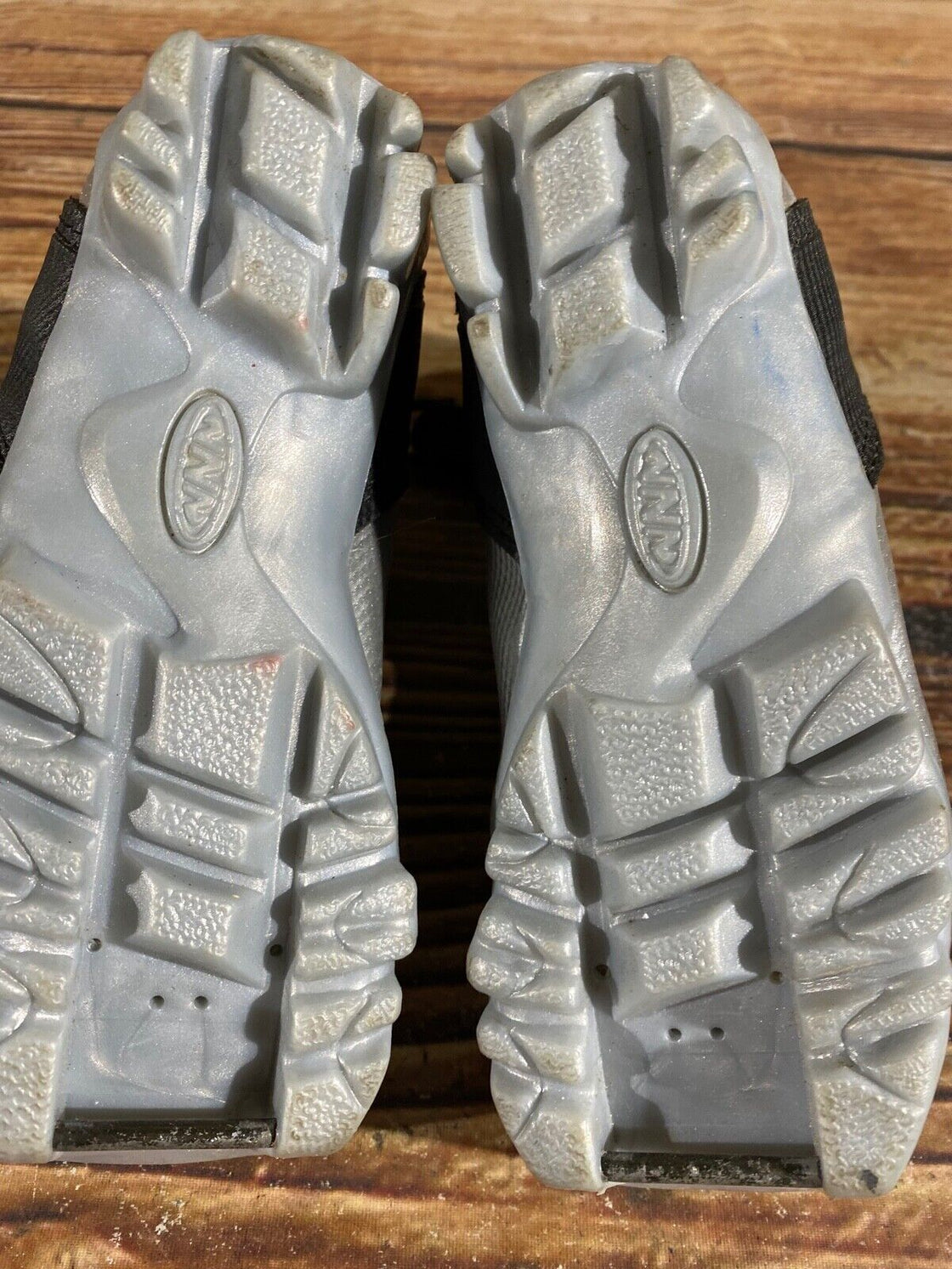 Alpina ST10 Kids Nordic Cross Country Ski Boots Size EU26 US9 for NNN A-913
