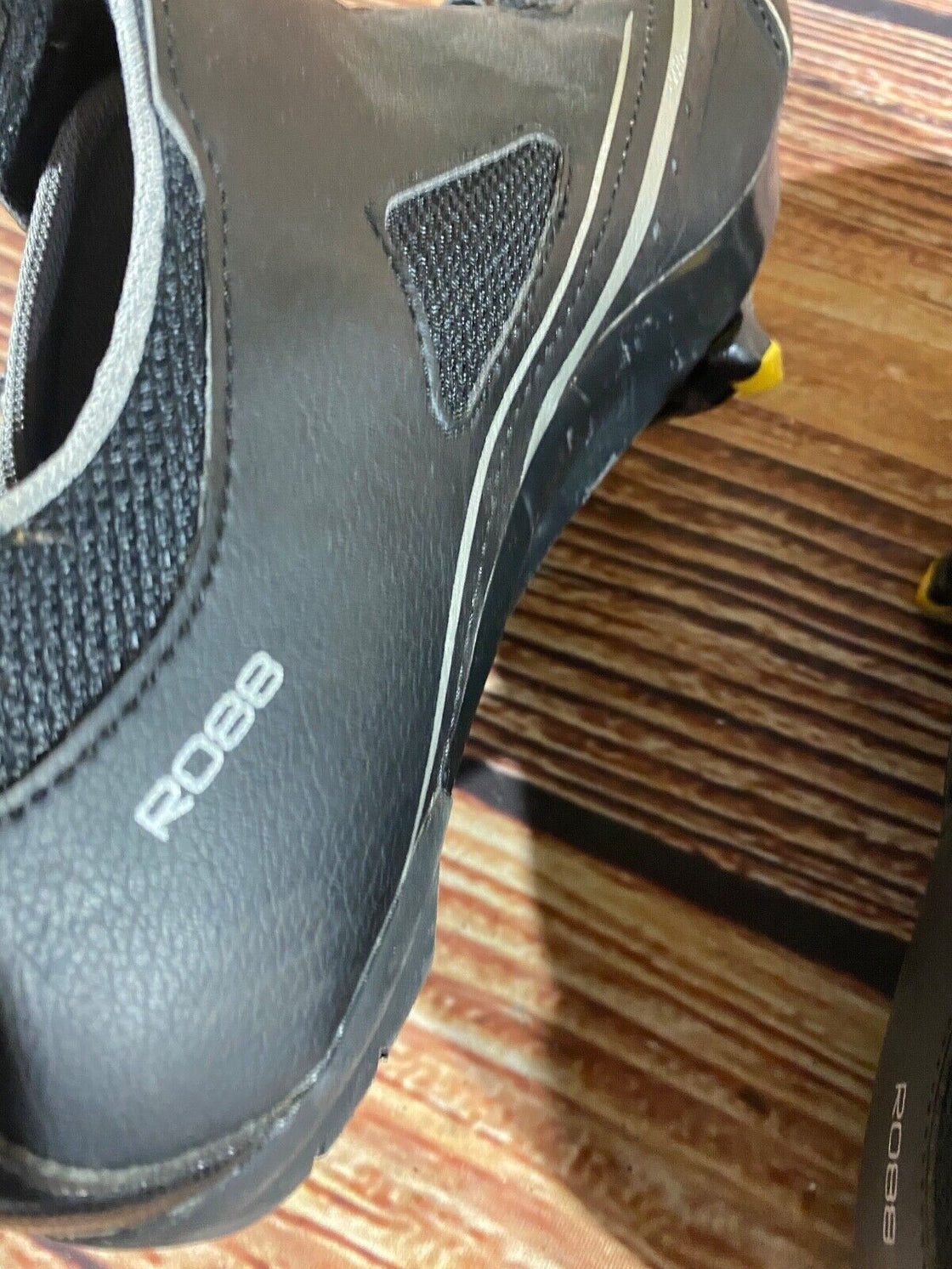 SHIMANO R088 Road Cycling Shoes Biking Boots Size EU44 US9.7 Mondo 278 cs939