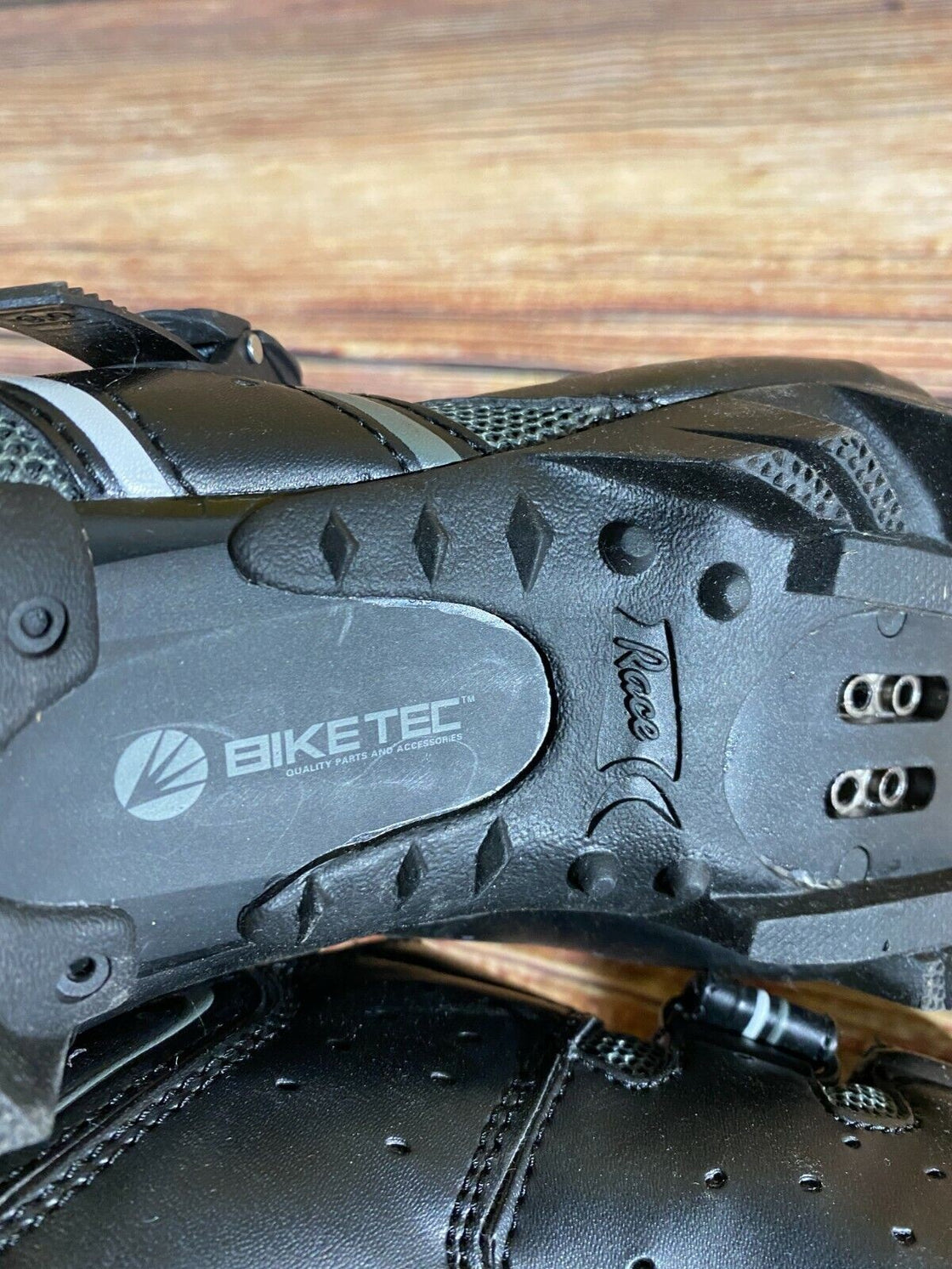 BIKE TEC Cycling MTB Shoes Mountain Biking 2 Bolts EU42 US8 Mondo 262 cs1233