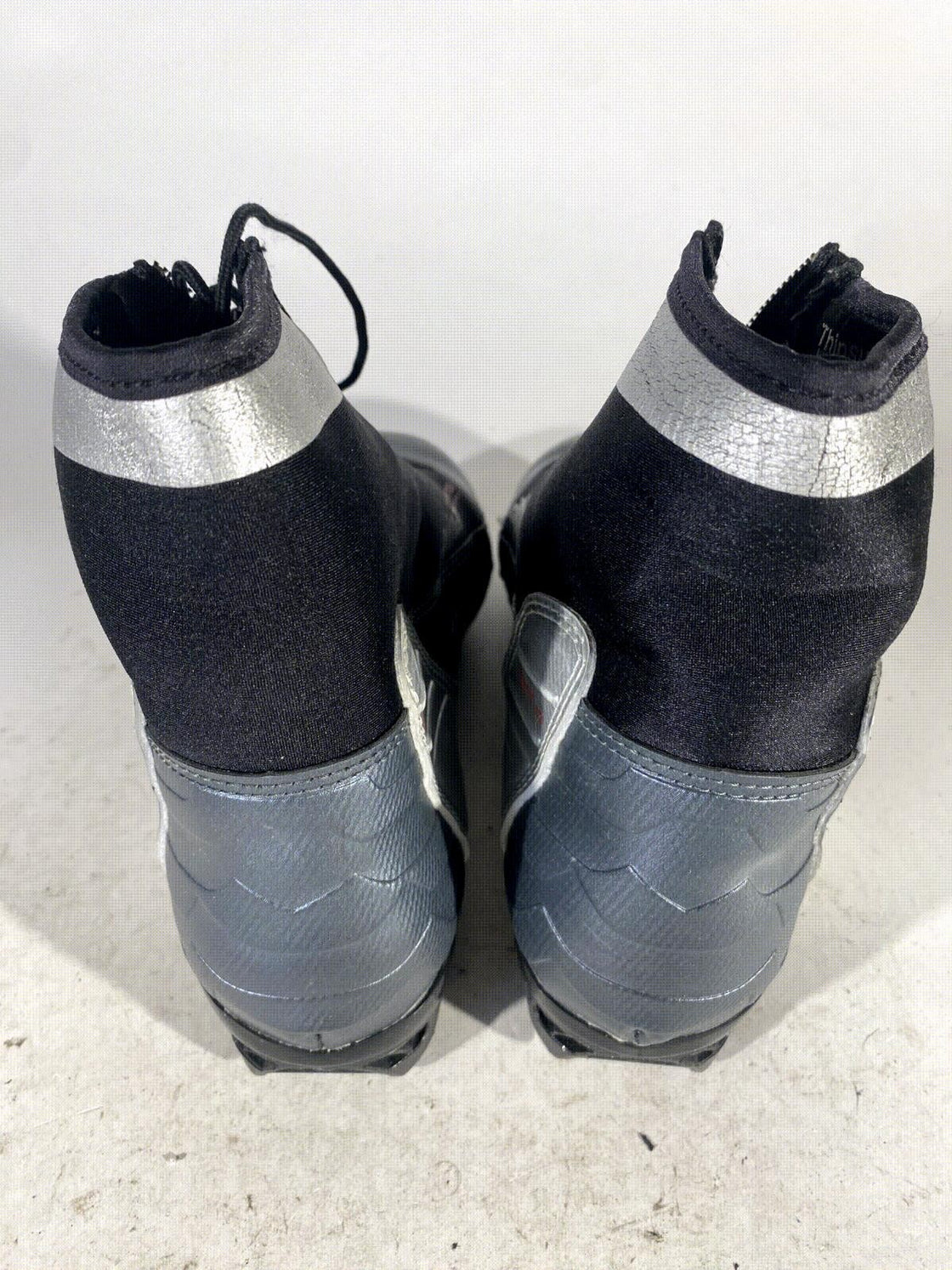 Alpina ST10 Classic Nordic Cross Country Ski Boots Size EU39 US7 for NNN 779