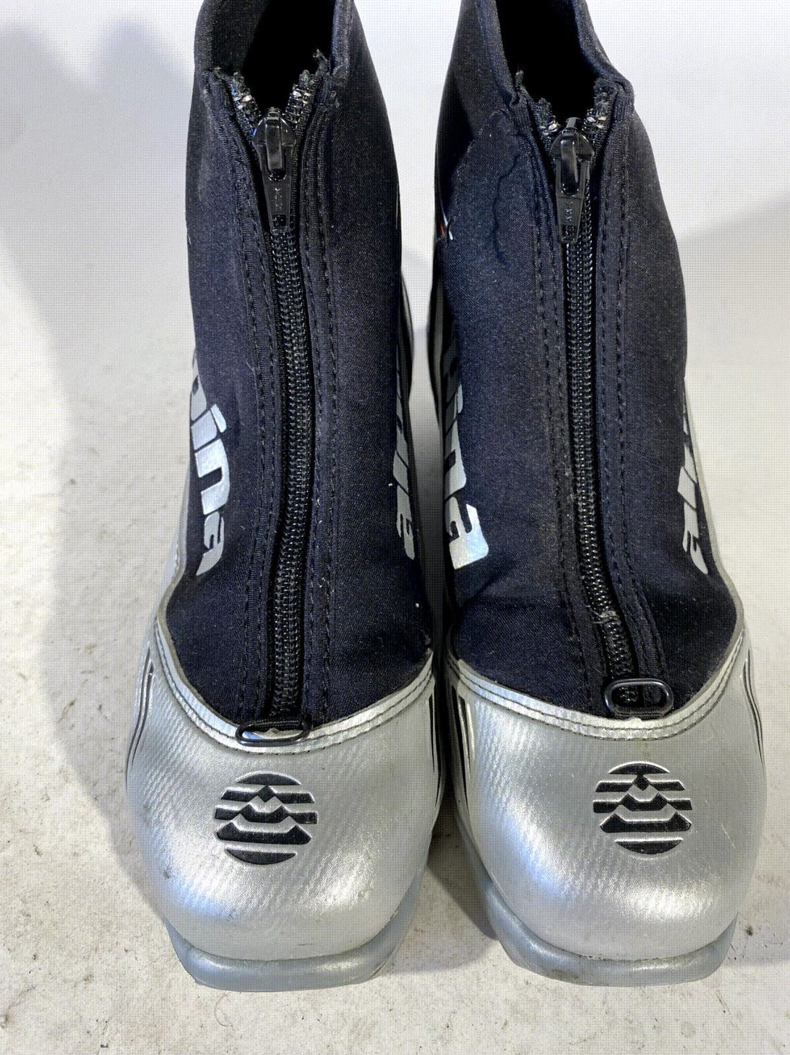 Alpina ST10 Nordic Cross Country Ski Boots Size EU39 US7 for NNN 711