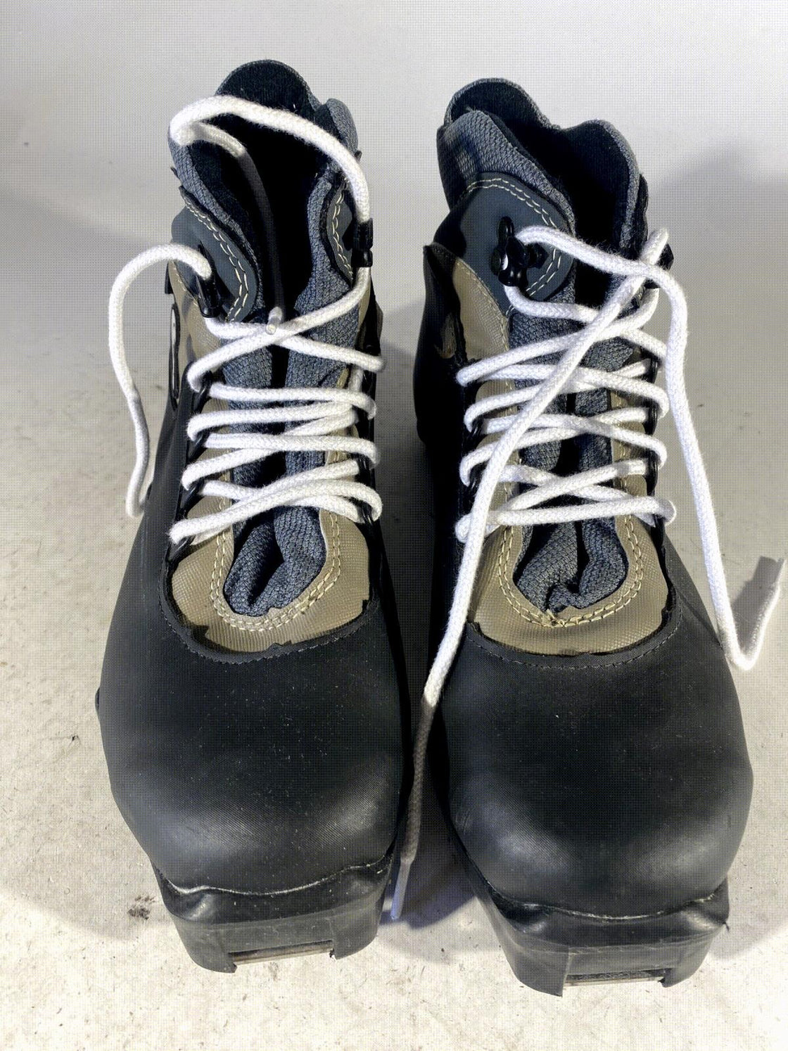 SALOMON Classic Nordic Cross Country Ski Boots Size EU39 US7 SNS Profil 2313