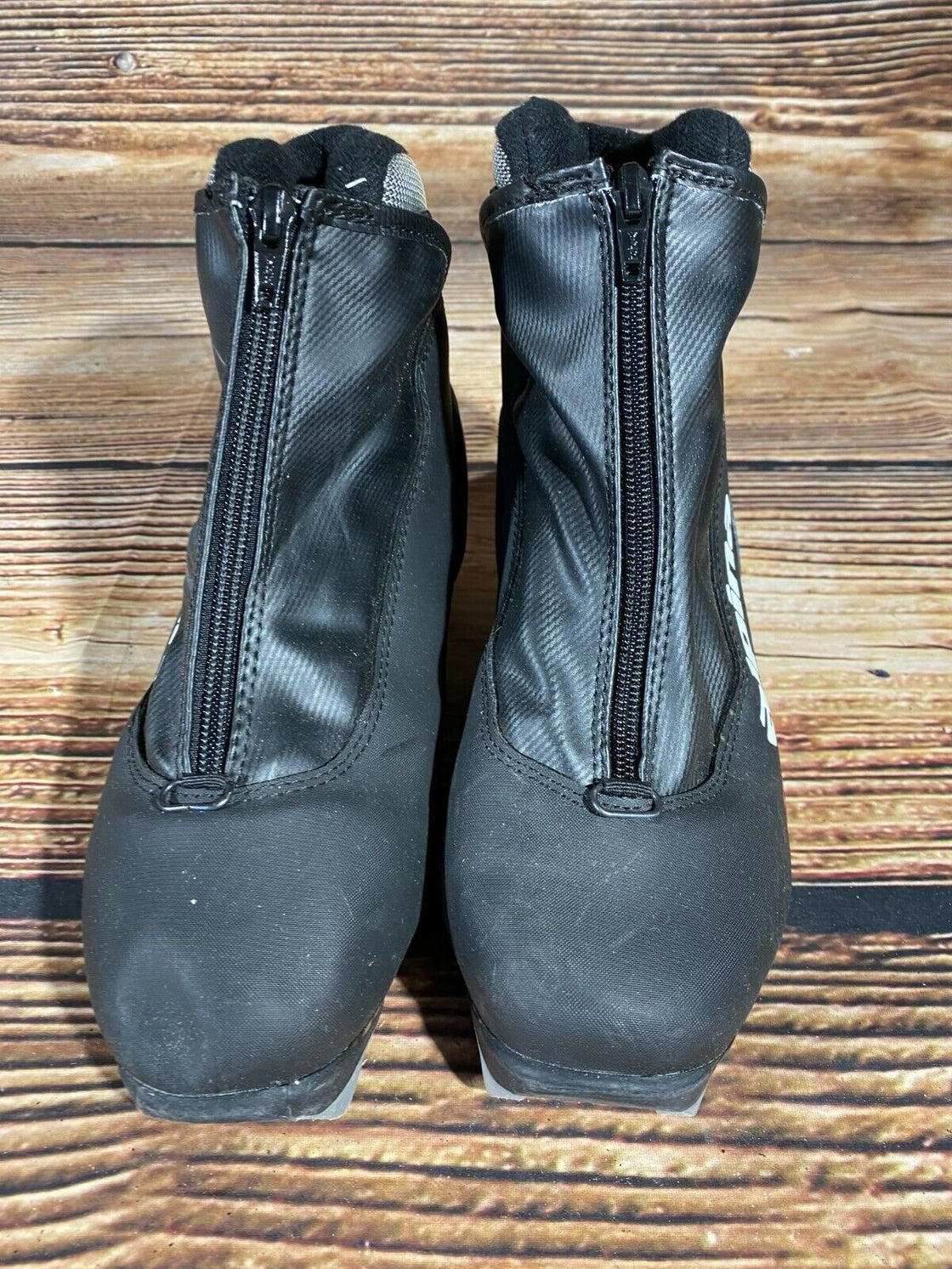 Alpina T5 Plus Cross Country Nordic Ski Boots Size EU39 US7 NNN 825