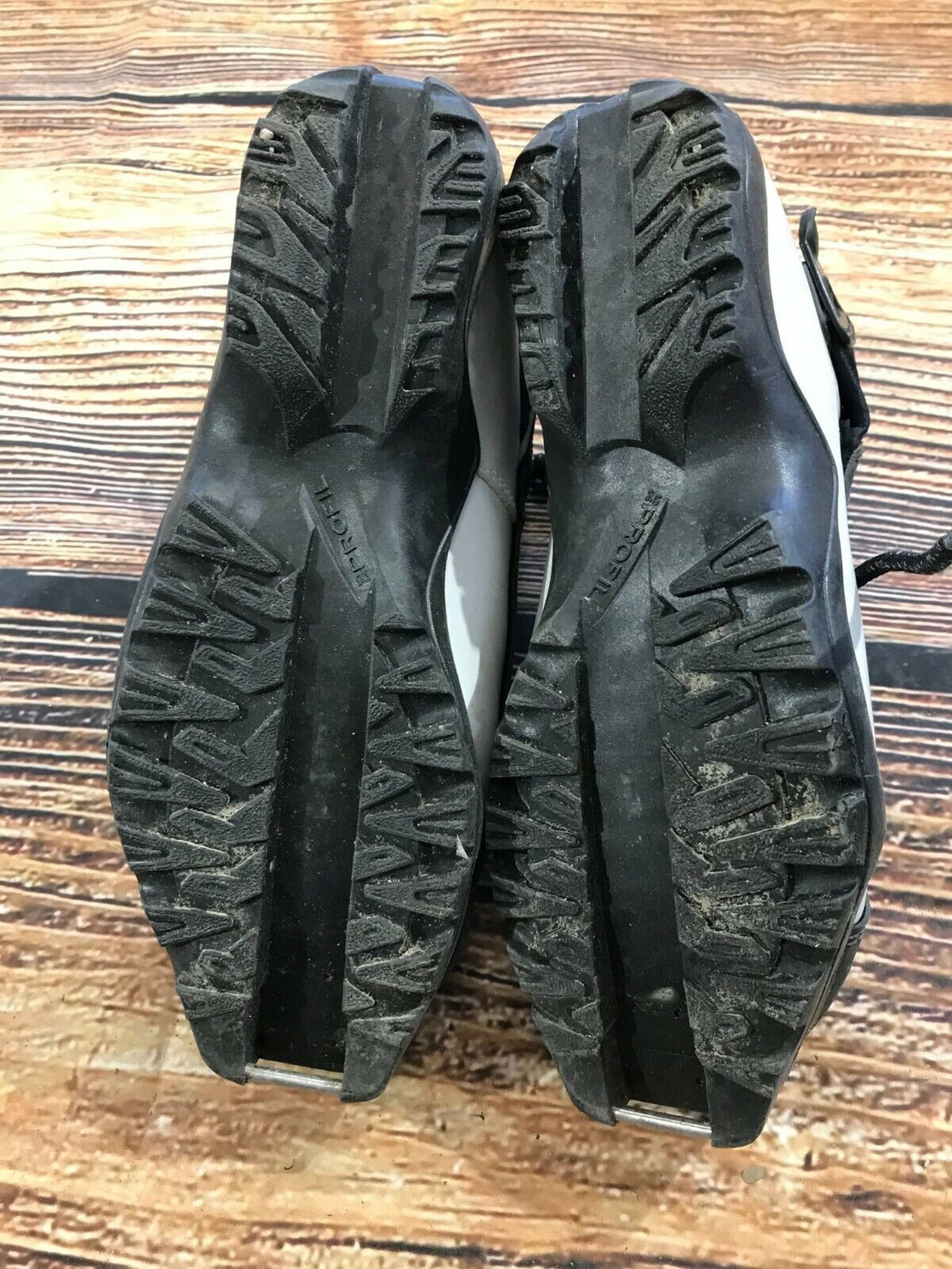 SALOMON Nordic Cross Country Ski Boots Size EU39 US7 SNS Profil 2301