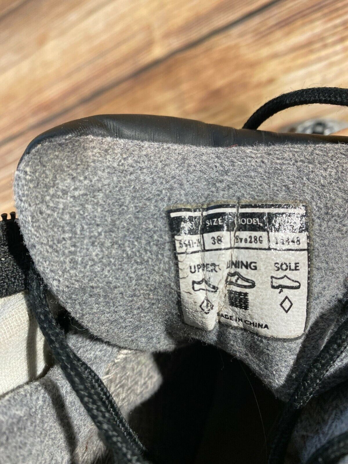 Alpina Eve28G Nordic Cross Country Ski Boots Size EU38 US6 NNN 816