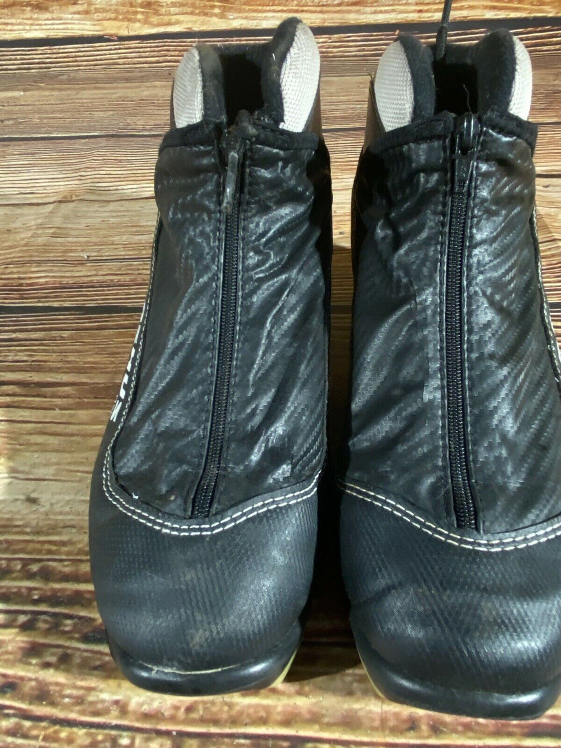 Madshus Nx6 Nordic Cross Country Ski Boots Size EU39 US6 NNN Rottefella 1993