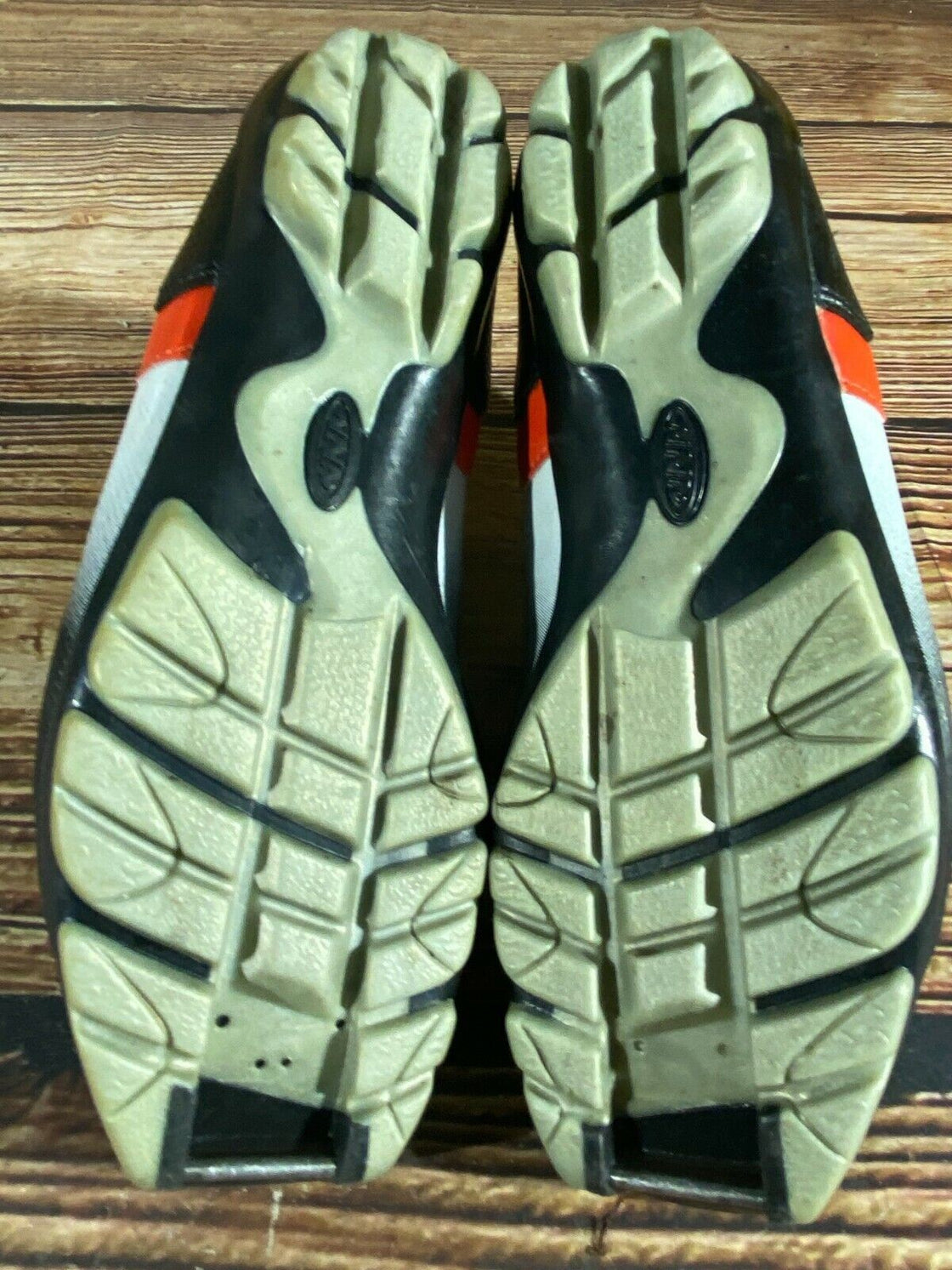 Madshus Nx6 Nordic Cross Country Ski Boots Size EU39 US6 NNN Rottefella 1993