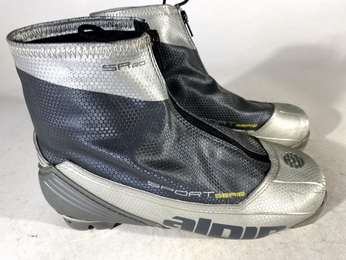 Alpina SR20 Classic Nordic Cross Country Ski Boots Size EU38 US6 for NNN 650