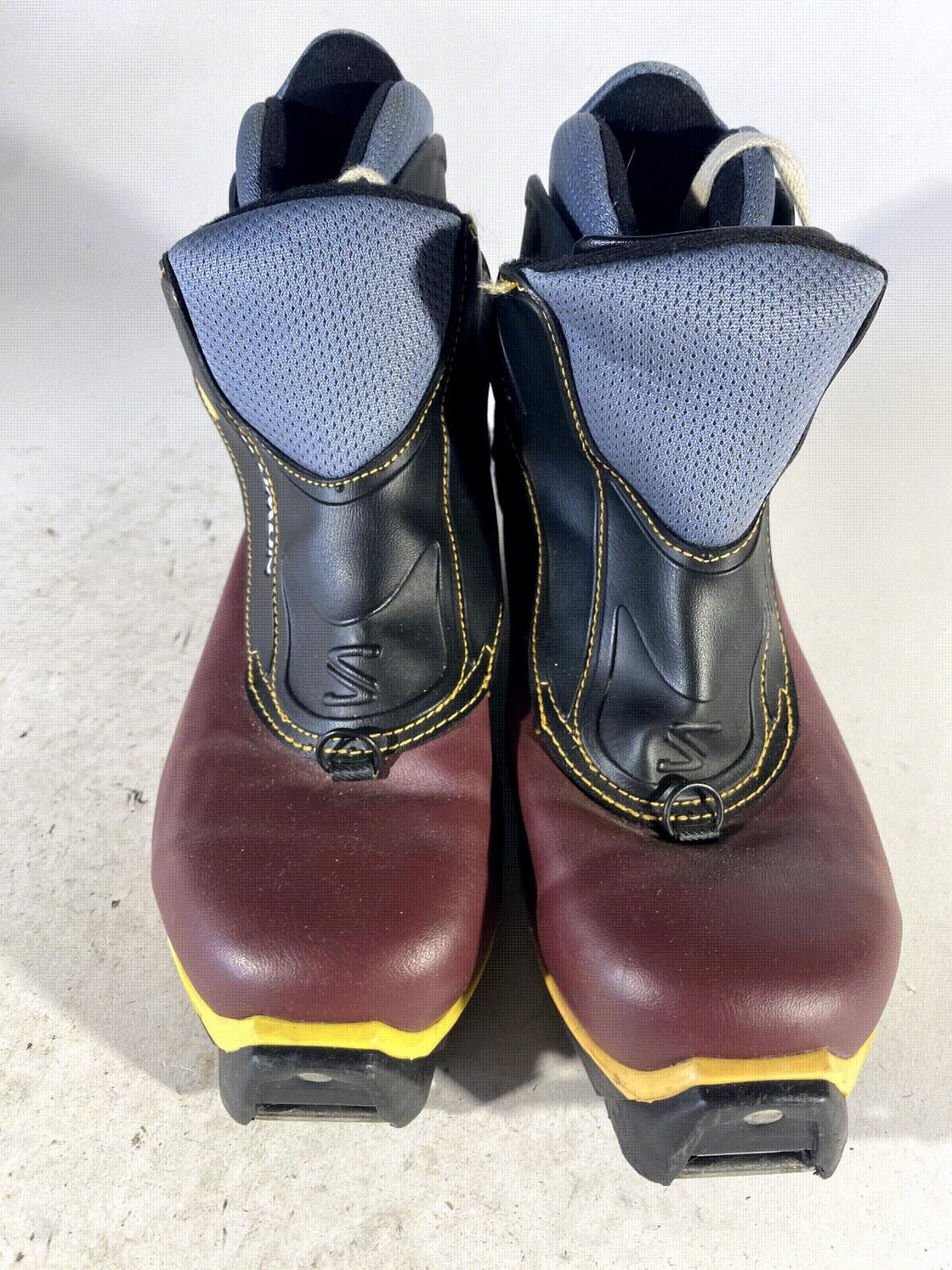 SALOMON Classic Nordic Cross Country Ski Boots Size EU39 US6.5 SNS Profil 2337