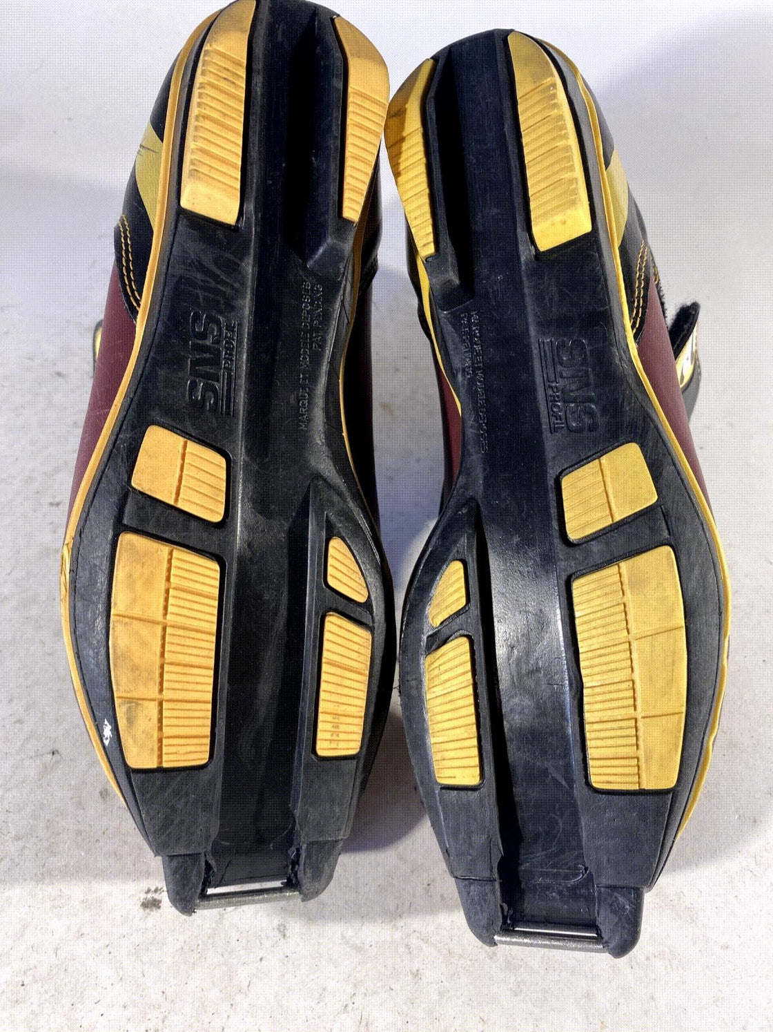 SALOMON Classic Nordic Cross Country Ski Boots Size EU39 US6.5 SNS Profil 2337