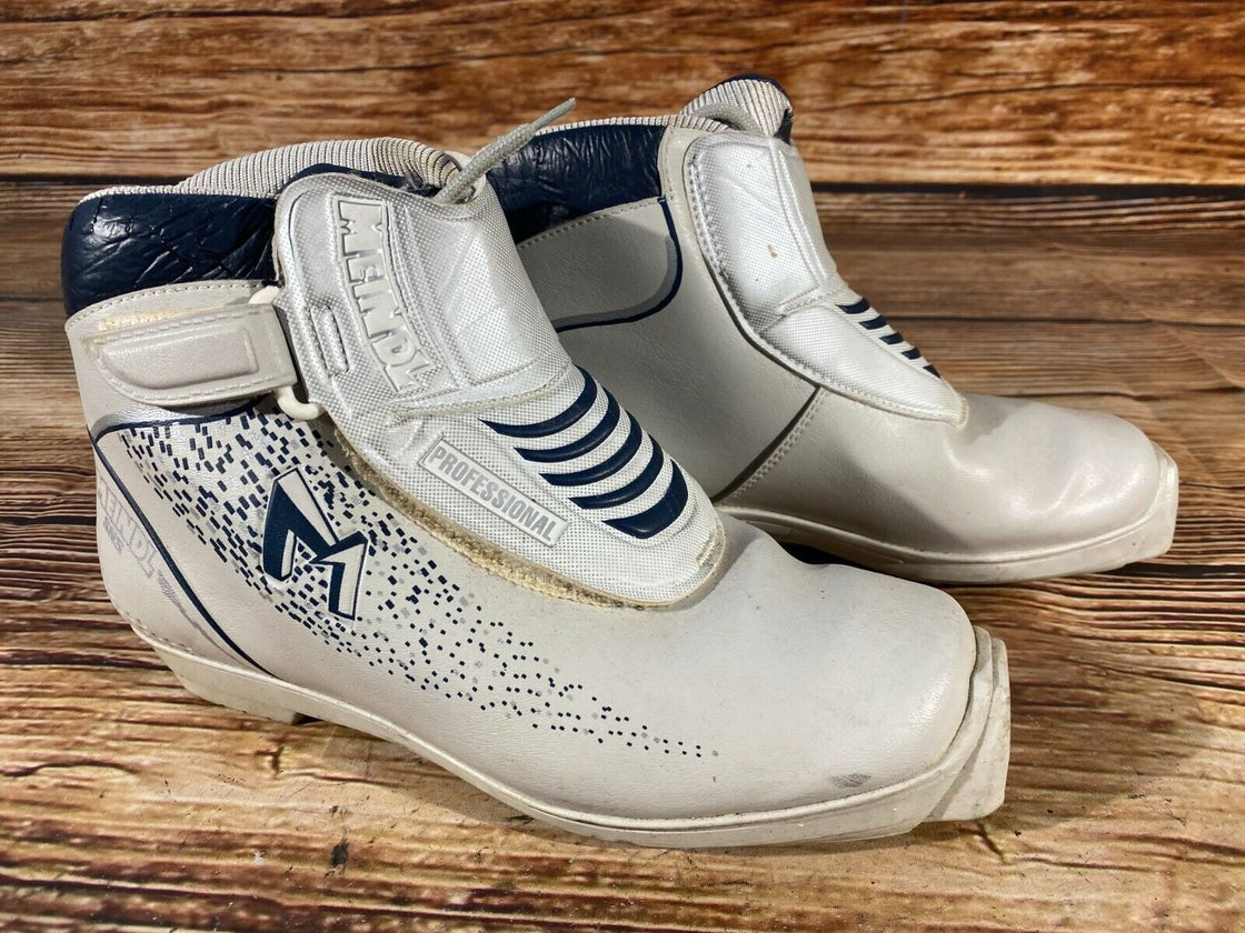 Meindl Professional Cross Country Boots Size EU39 US7 SNS Profil 2446