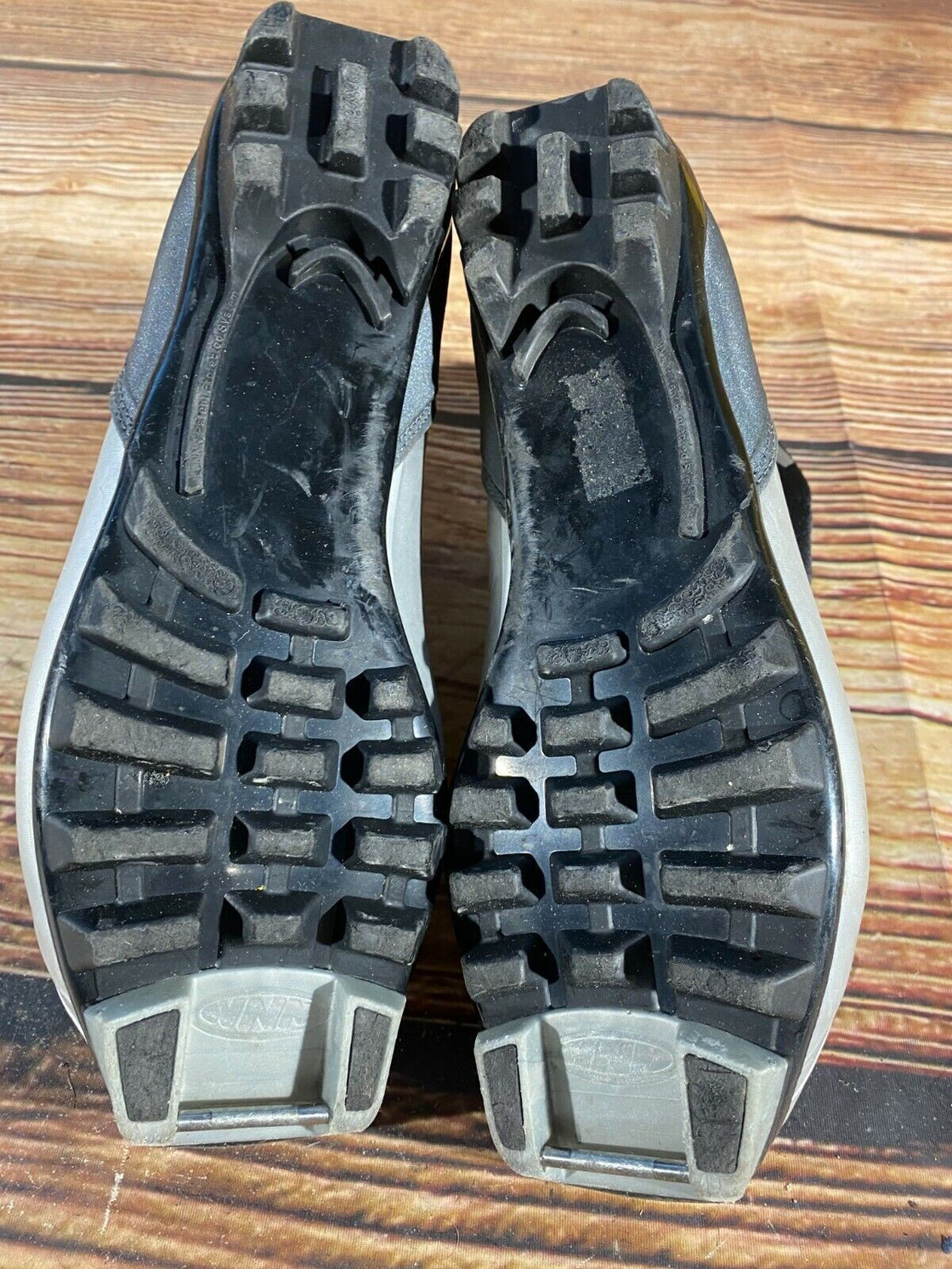 Alpina T10 jr Nordic Cross Country Ski Boots Size EU38 US6 NNN bindings 579