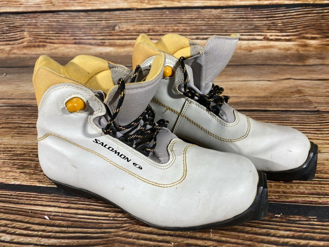 SALOMON Nordic Cross Country Ski Boots Size EU39 US7 SNS profil 2417