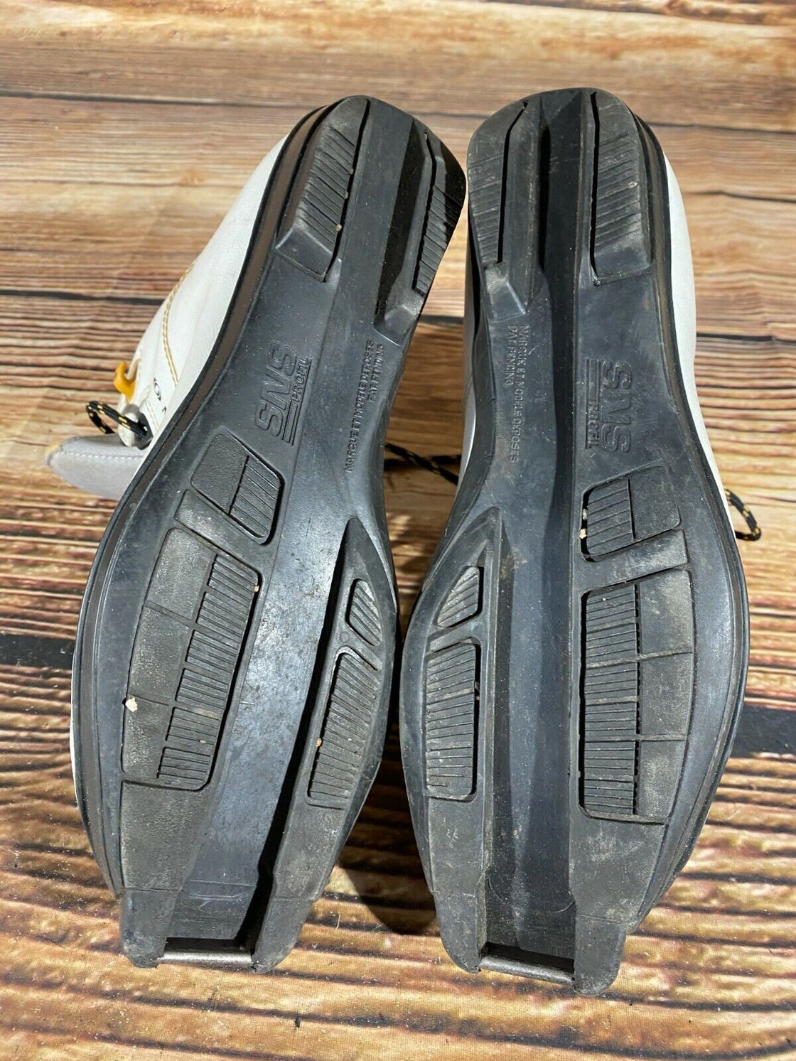 SALOMON Nordic Cross Country Ski Boots Size EU39 US7 SNS profil 2417