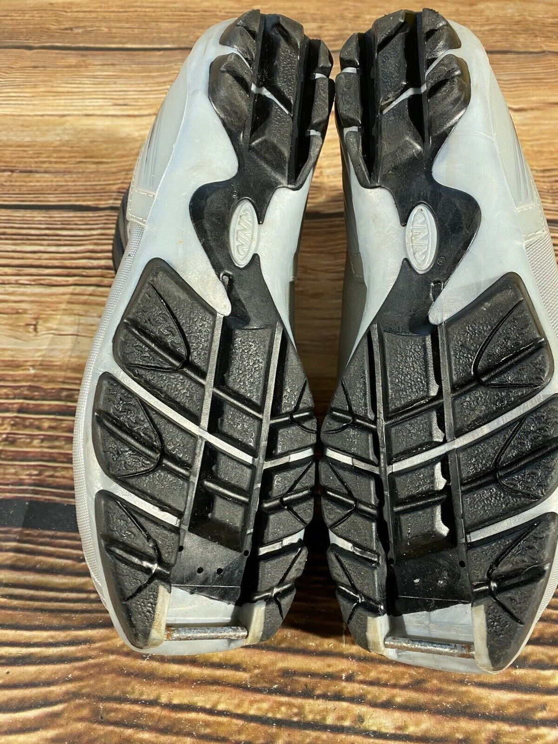 Alpina ST25 Nordic Cross Country Ski Boots Size EU39 US7 NNN bindings 2953