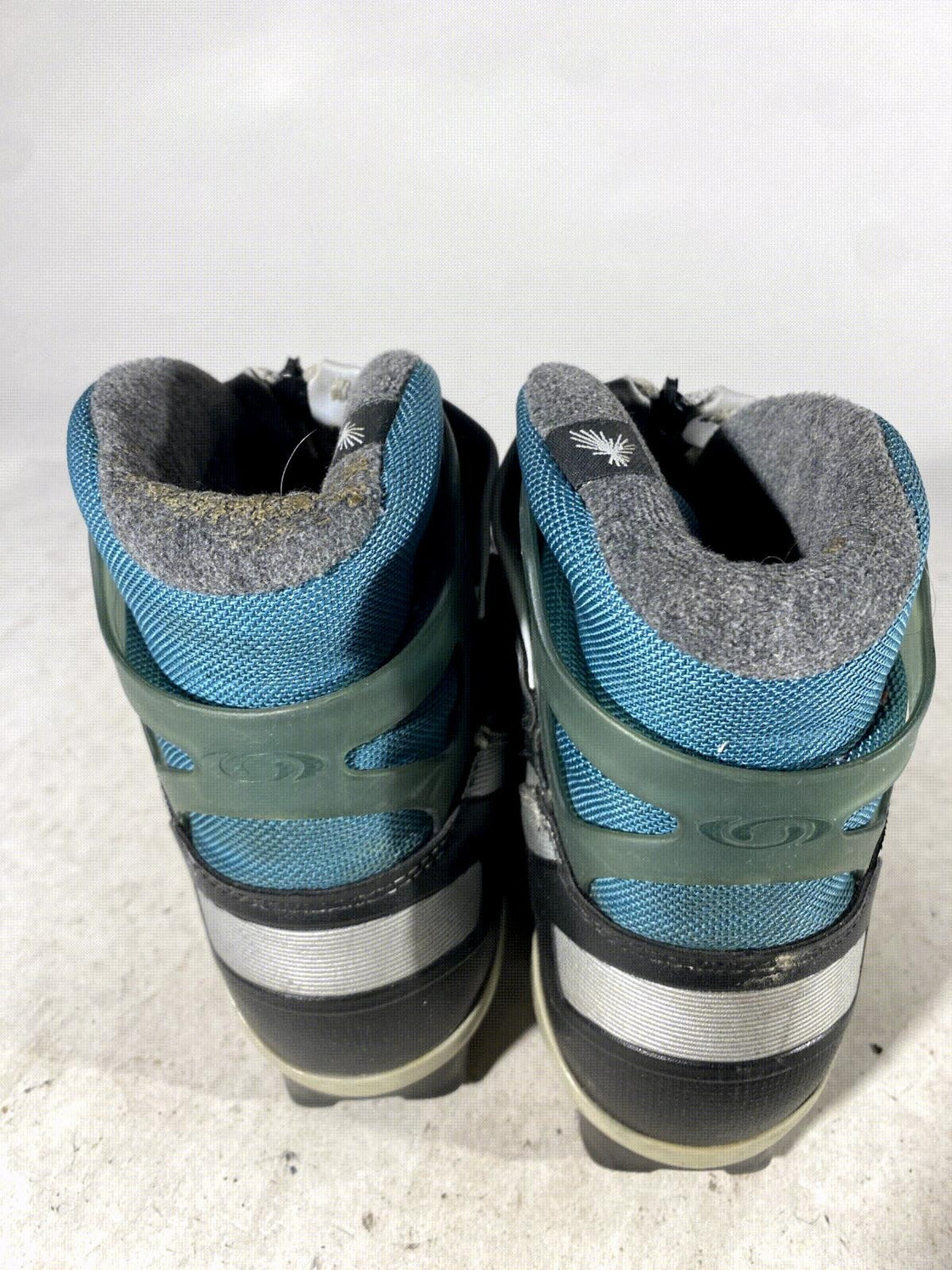 SALOMON Classic Nordic Cross Country Ski Boots Size EU38 2/3 US7 SNS Profil 2158