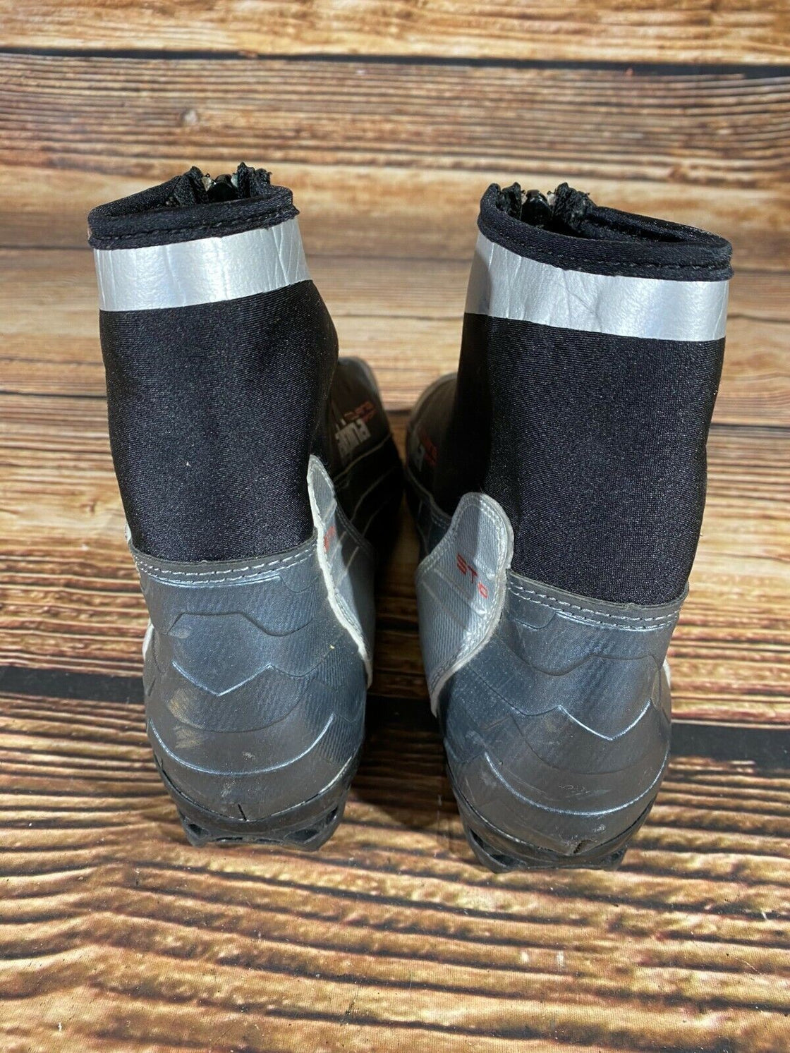 Alpina ST10 Nordic Cross Country Ski Boots Size EU42 US9 for NNN 2982