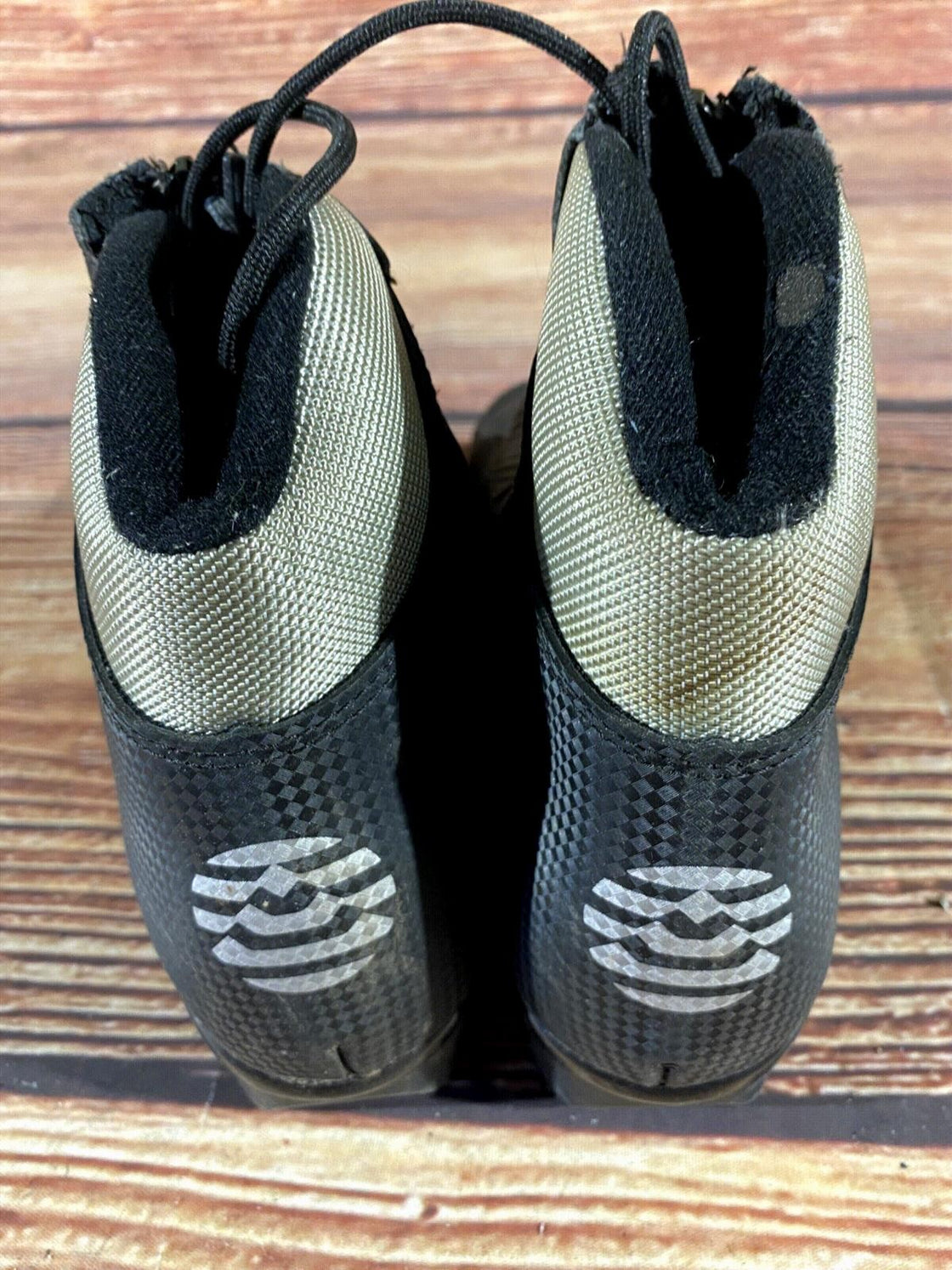 Alpina Touring Nordic Cross Country Ski Boots Size EU40 US7.5 for NNN 573