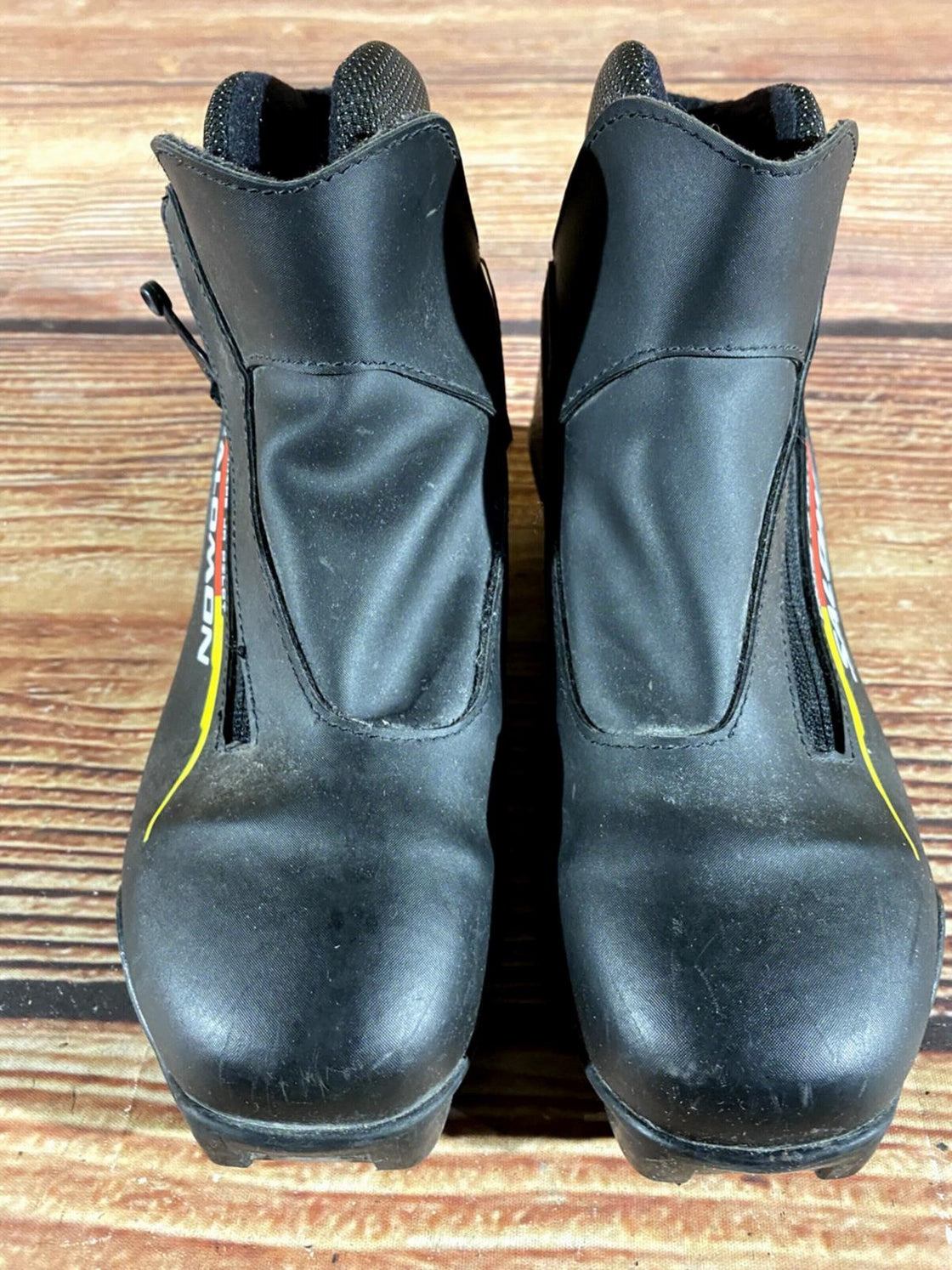 SALOMON Equipe Cross Country Ski Boots Size EU38 US5.5 SNS Pilot Bindings 2057
