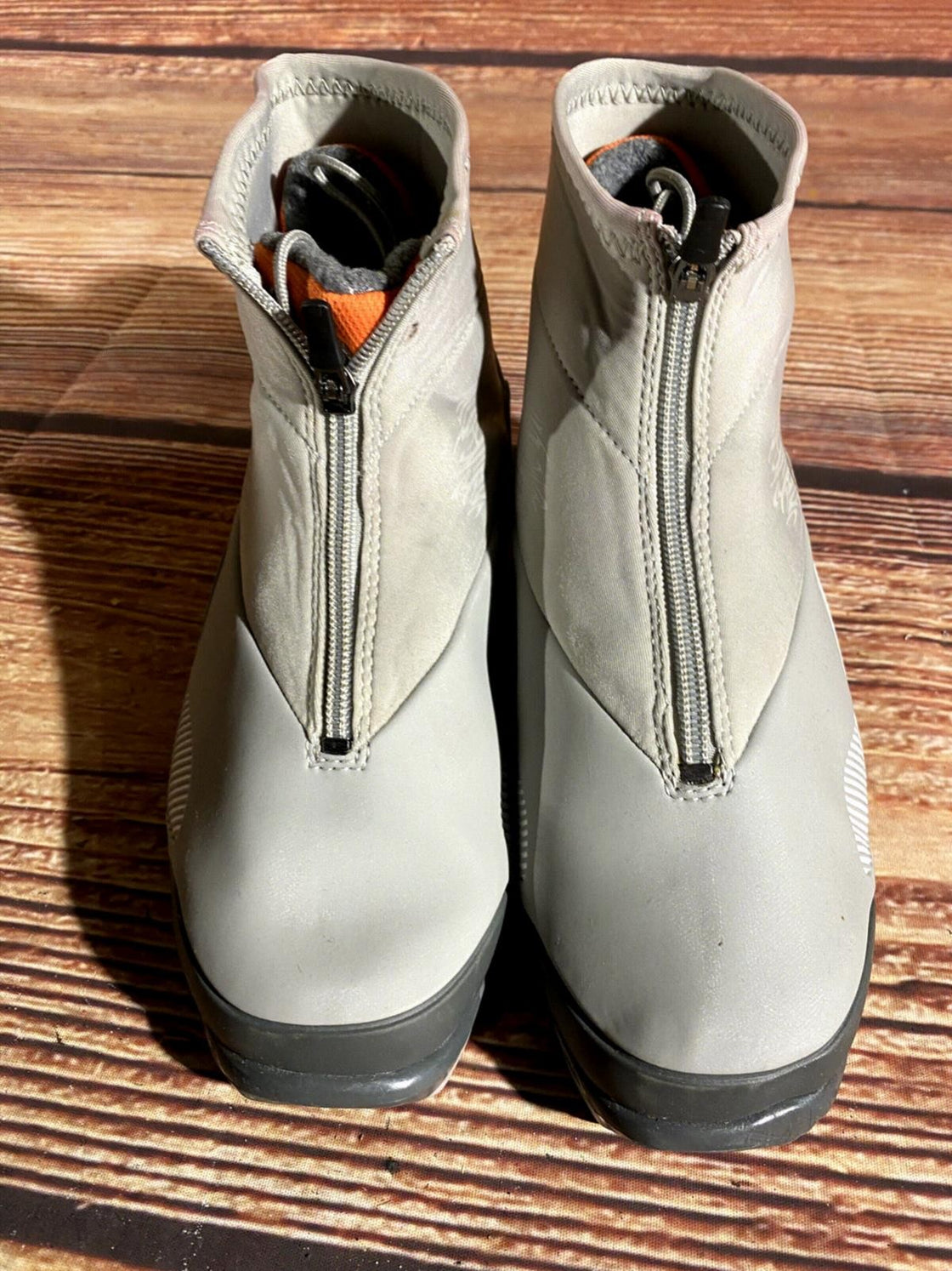 Fischer Vision Classic Nordic Cross Country Ski Boots Size EU38 US6 NNN 1565