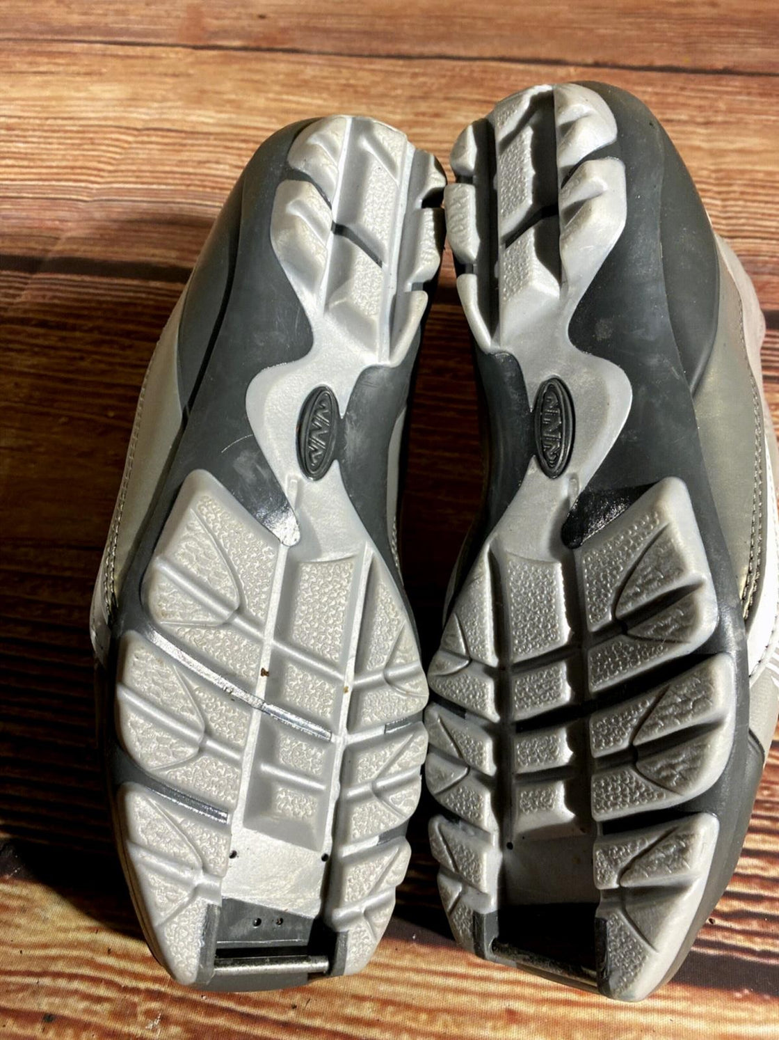 Fischer Vision Classic Nordic Cross Country Ski Boots Size EU38 US6 NNN 1565