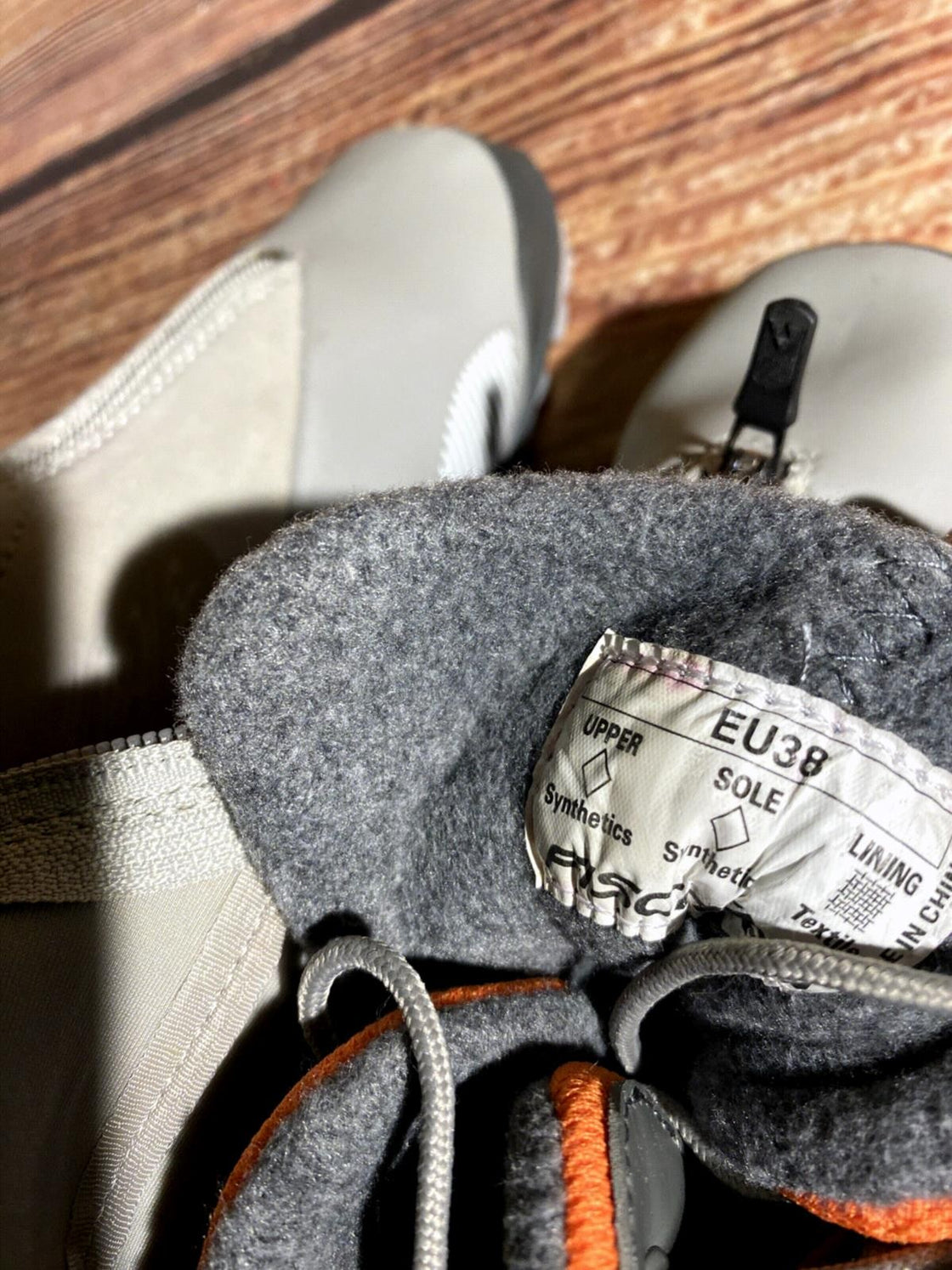 Fischer Vision Classic Nordic Cross Country Ski Boots Size EU38 US6 NNN 1565