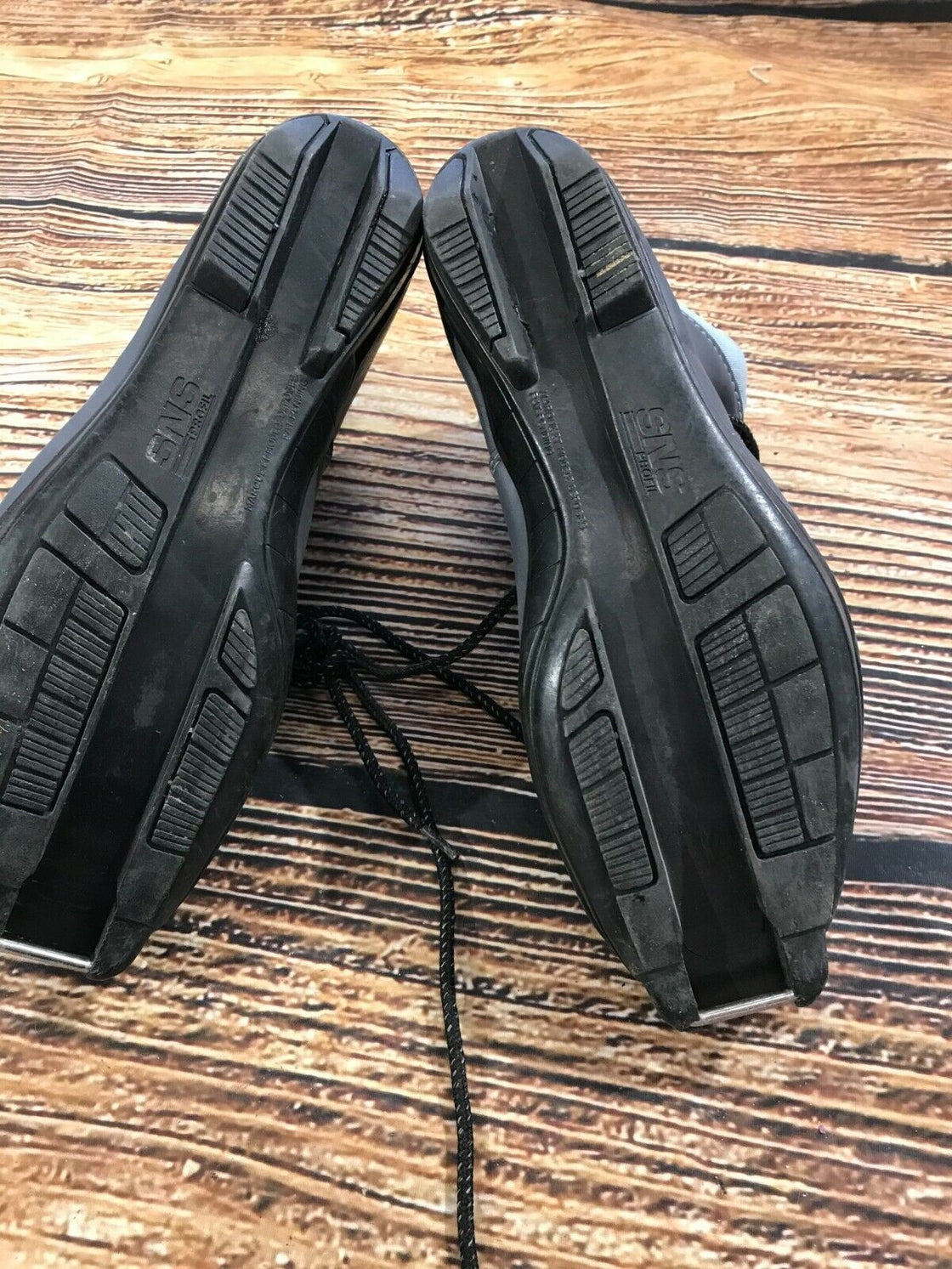 SALOMON Nordic Cross Country Ski Boots Size EU40 US8 SNS Profil 2192