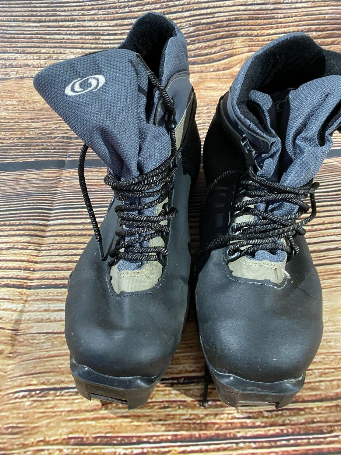 SALOMON Cross Country Ski Boots Size EU42 US8.5 SNS Profil 2318