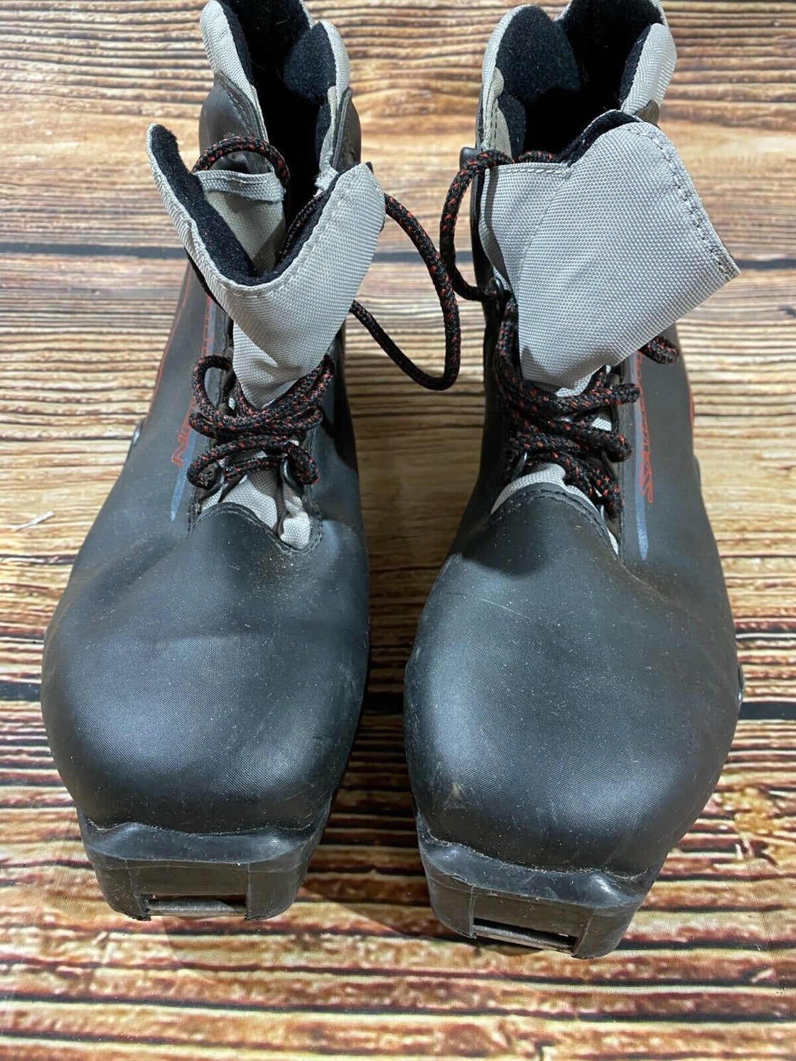 SALOMON Escape 4 Cross Country Ski Boots Size EU43 US9.5 SNS Profil 2001
