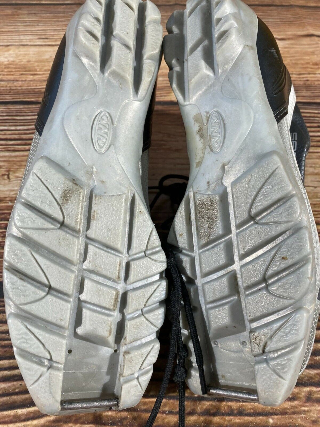 Alpina SR20 Nordic Cross Country Ski Boots Size EU39 US7 NNN bindings 1049
