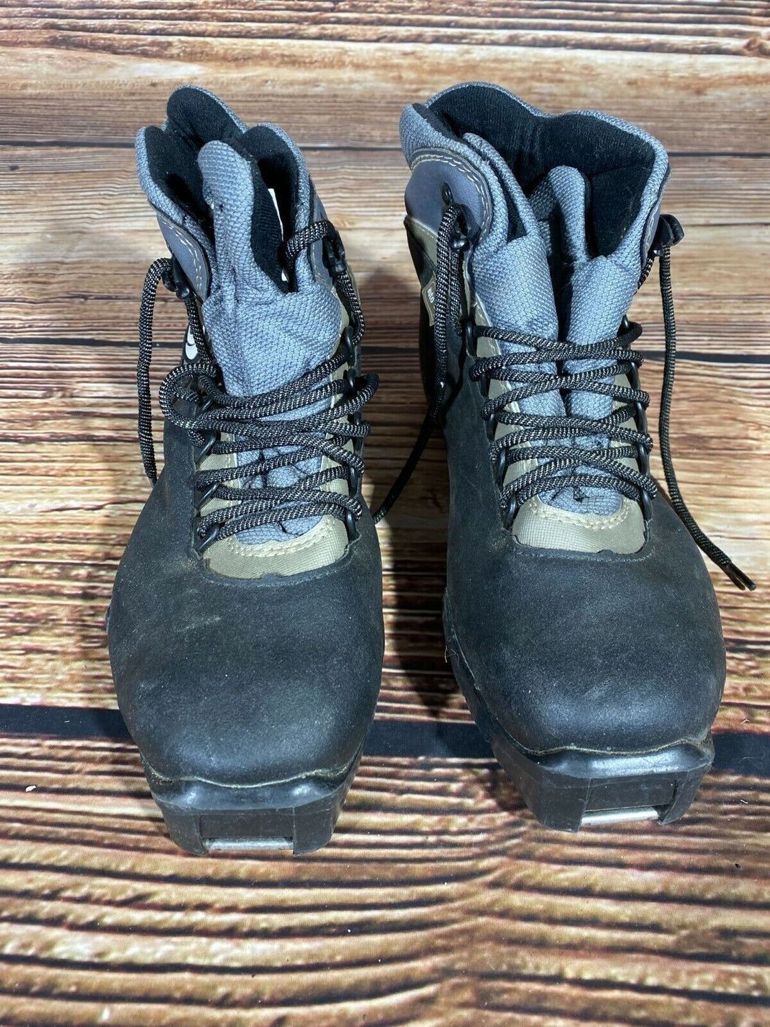 SALOMON Classic Nordic Cross Country Ski Boots Size EU40 US8 SNS profil 2140