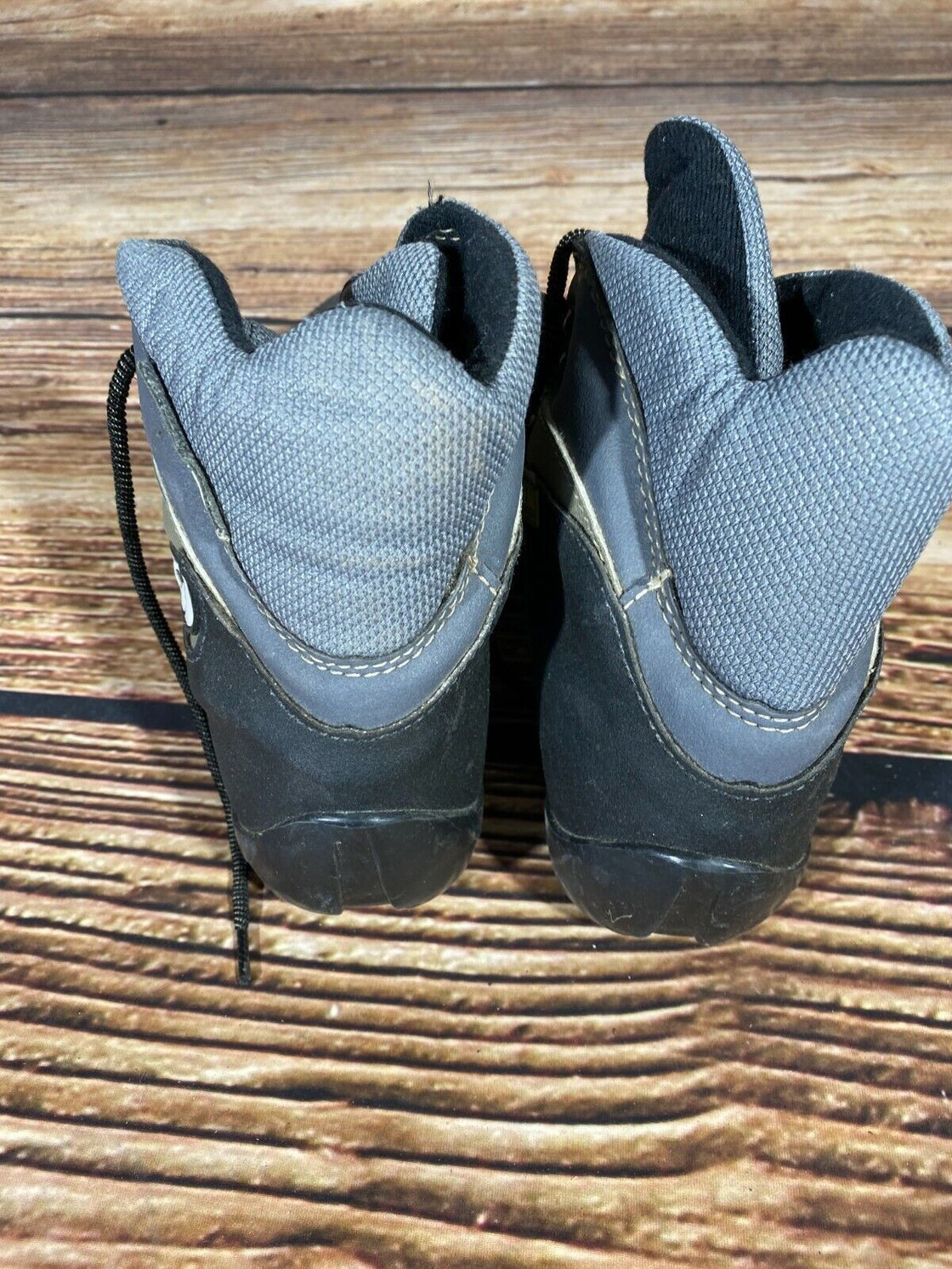 SALOMON Classic Nordic Cross Country Ski Boots Size EU40 US8 SNS profil 2140