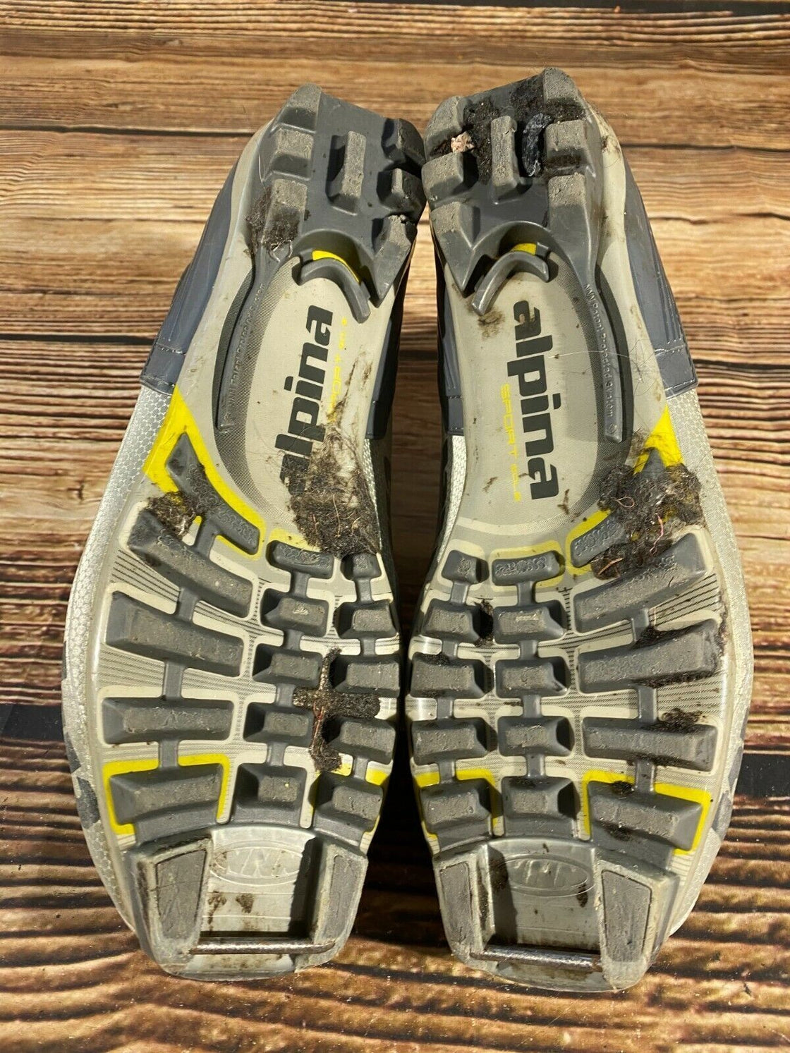 Alpina SR20 Nordic Cross Country Ski Boots Size EU43 US9.5 NNN bindings 971