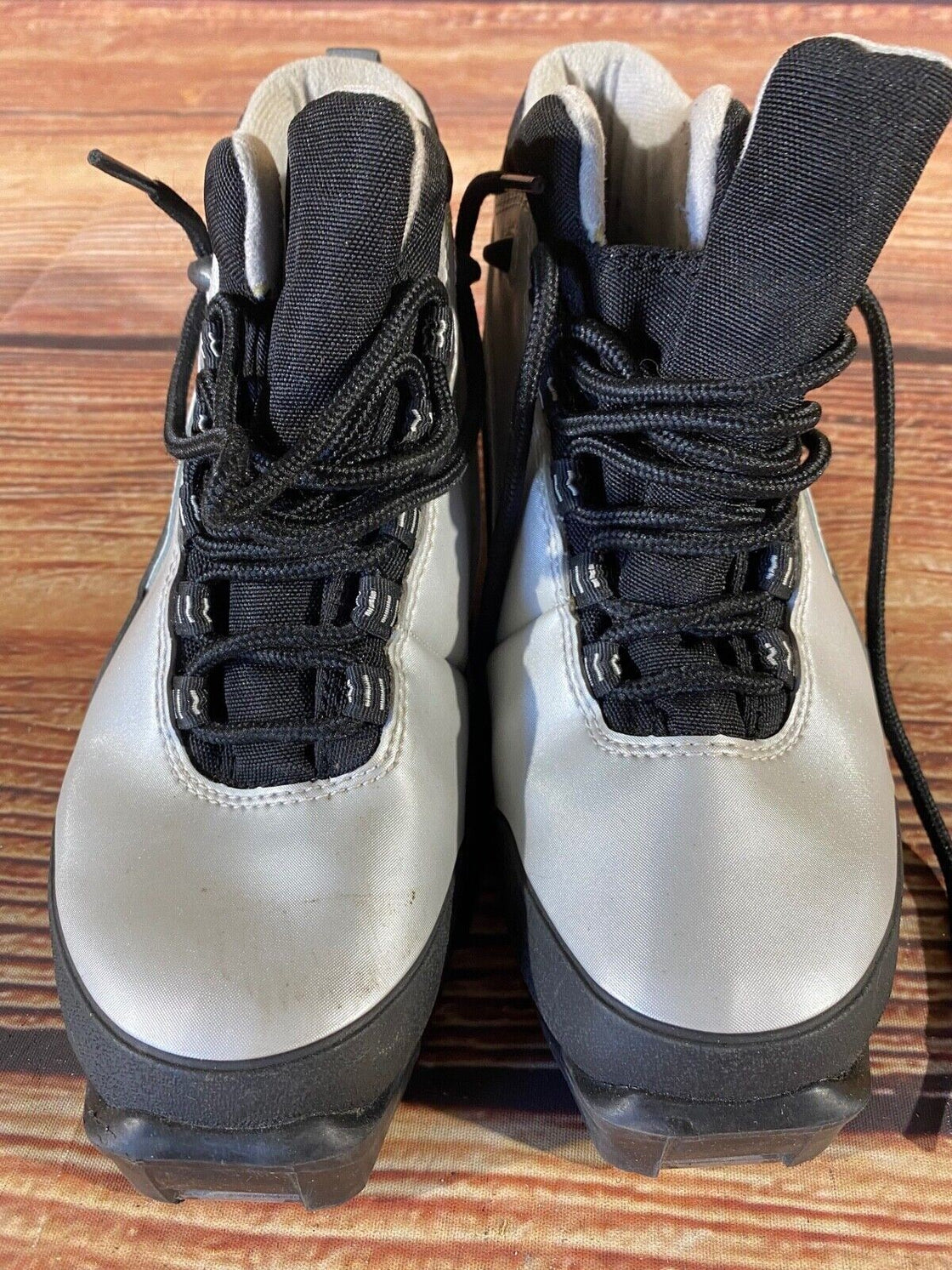 Fischer XC Sport Nordic Cross Country Ski Boots Size EU39 US7 NNN 1351