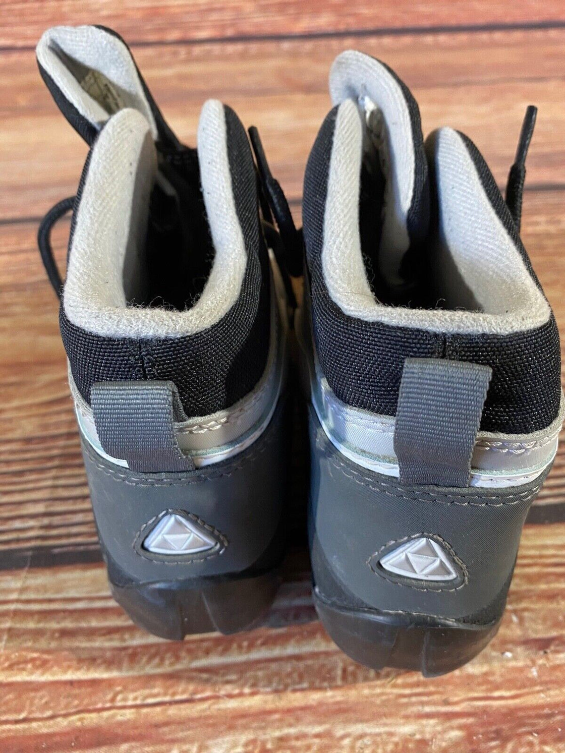 Fischer XC Sport Nordic Cross Country Ski Boots Size EU39 US7 NNN 1351