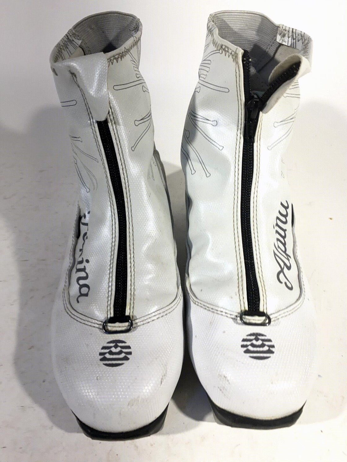Alpina T28Eve Nordic Cross Country Classic Ski Boots Size EU39 US7 for NNN 90