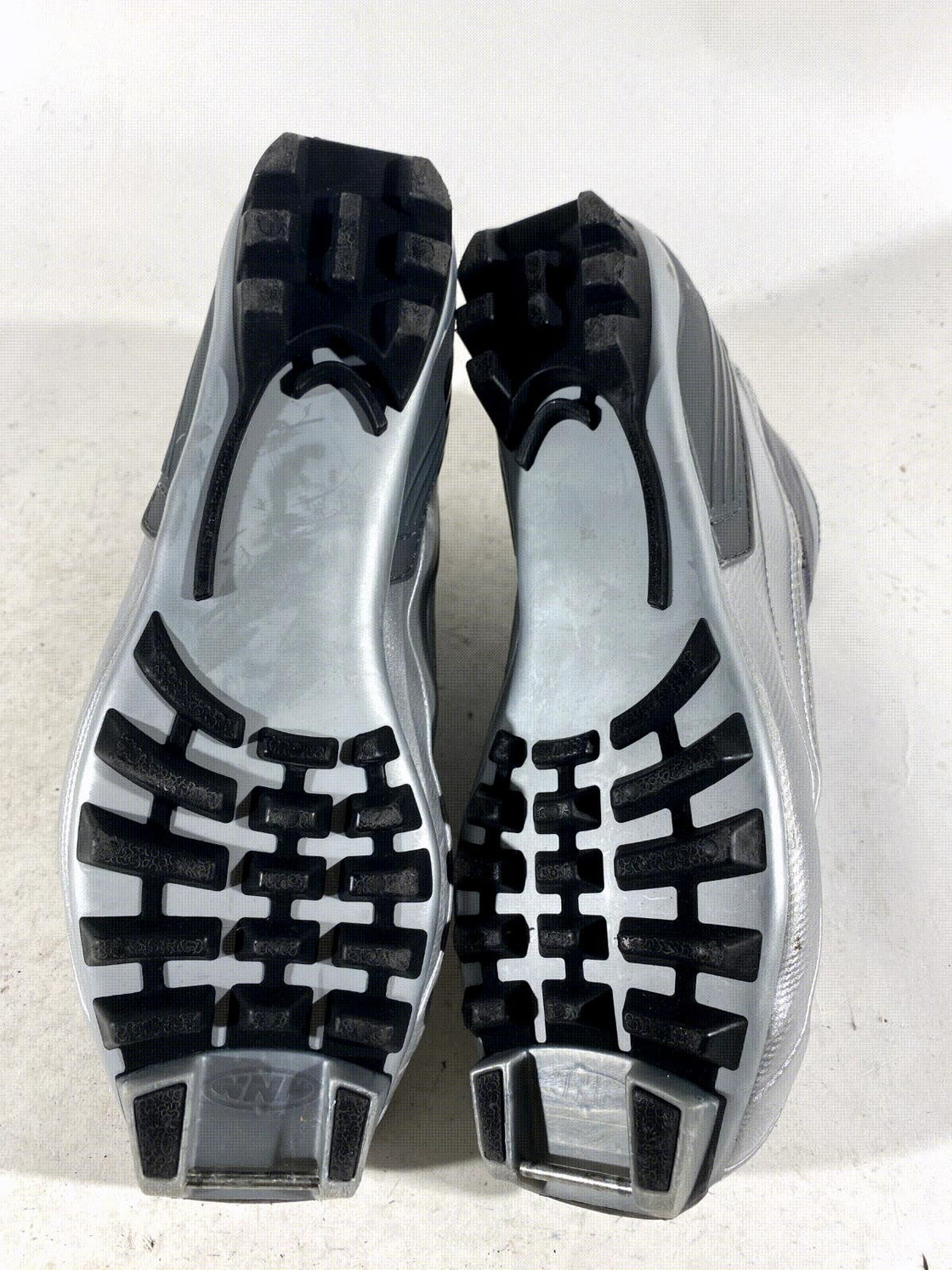 Alpina ST28G Nordic Cross Country Ski Boots Size EU43 US9.5 NNN bindings 530