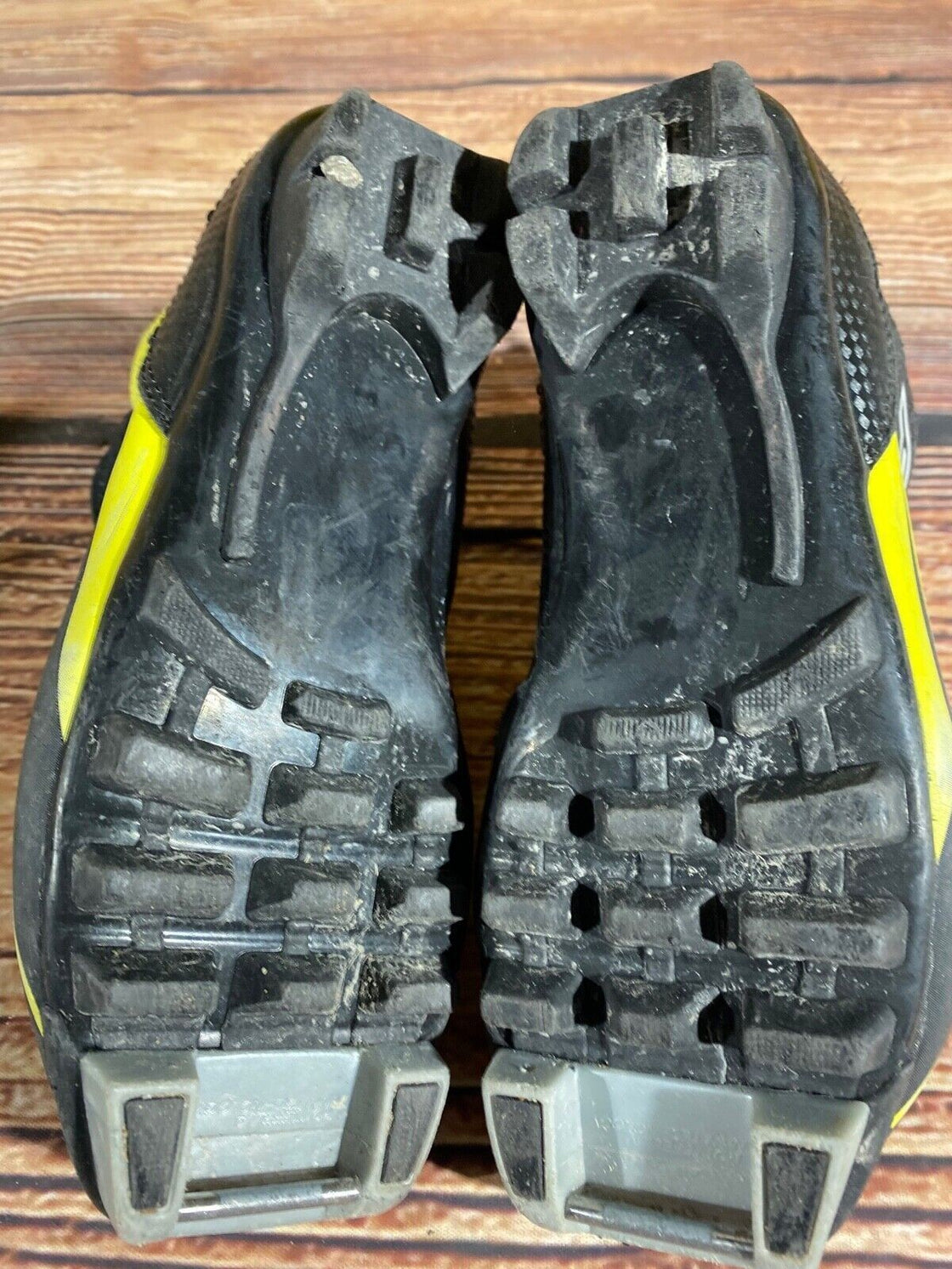 Fischer XJ Sprint Kids Cross Country Ski Boots Size EU33 U2 NNN F-591