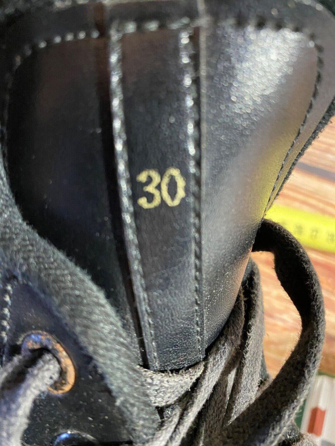 Ice Skates for Ice Hockey Kids / Youth Size EU30 Mondo 195 mm IS37