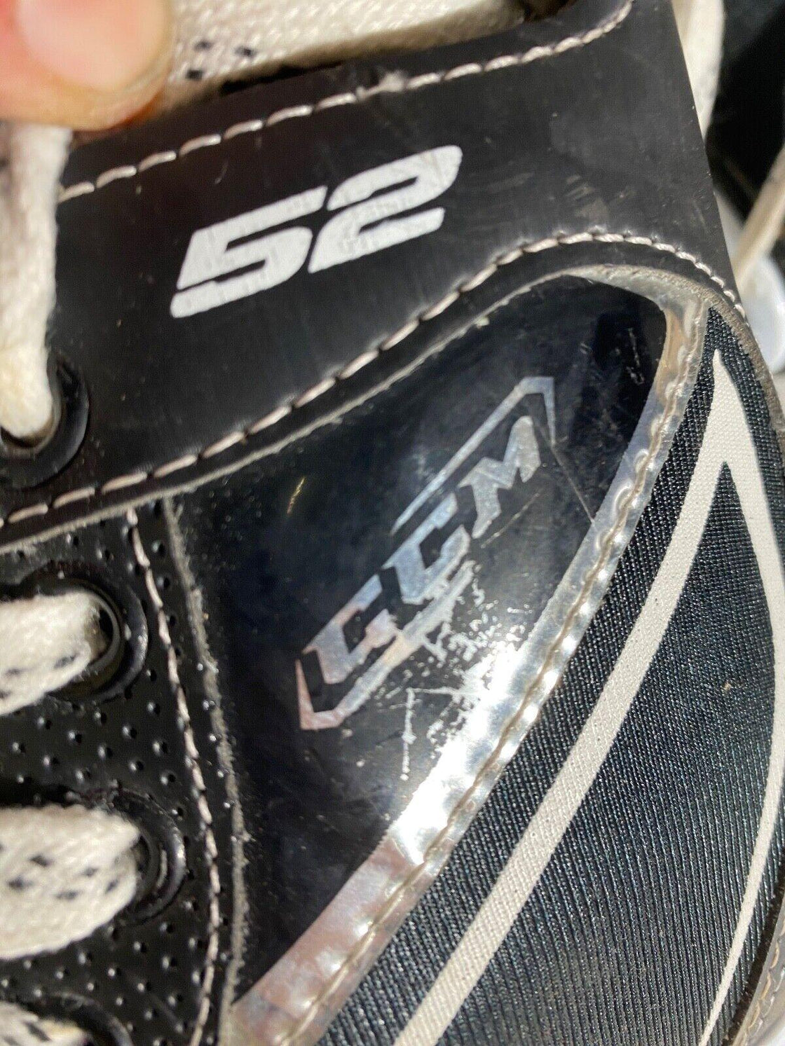 CCM Ice Skates for Ice Hockey Kids / Youth Size EU31 US12.5 Mondo 205 mm IS57
