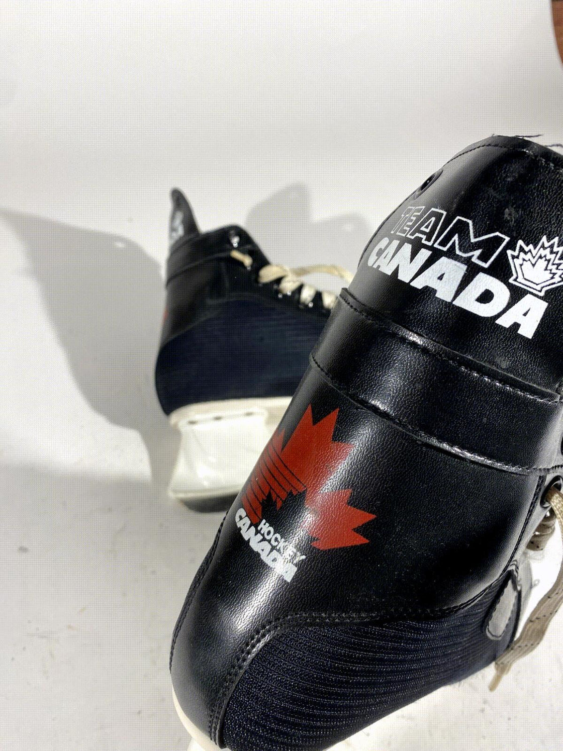 Team Canada Ice Skates for Ice Hockey Shoes Unisex Size US9 EU42 Mondo 270 IS56